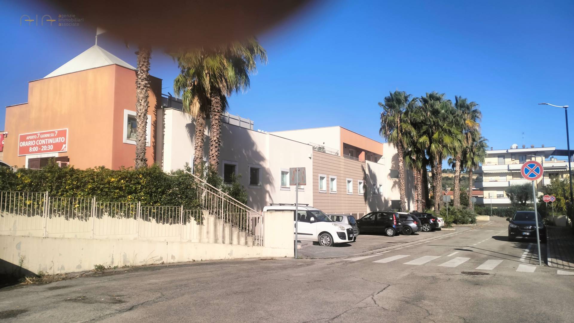 Locale Artigianale / Deposito in affitto a Grottammare, Centrale (tra La ss16 e ferrovia, fino al fi