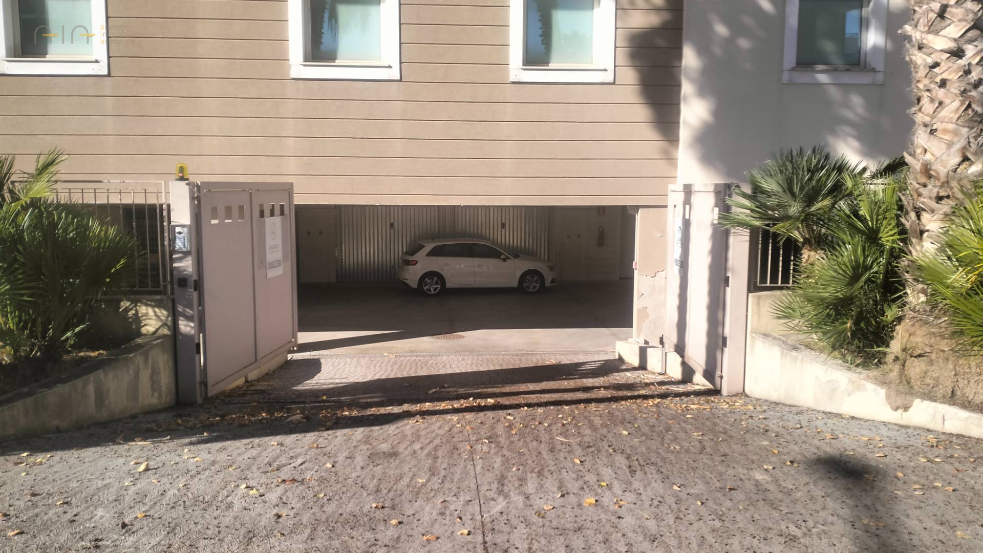 Locale Artigianale / Deposito in affitto a Grottammare, Centrale (tra La ss16 e ferrovia, fino al fi