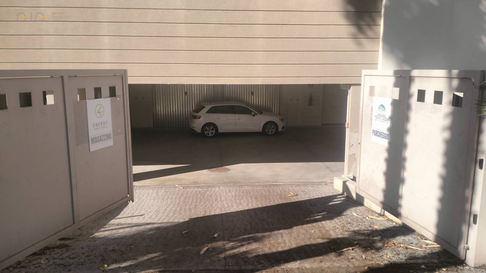 Locale Artigianale / Deposito in affitto a Grottammare, Centrale (tra La ss16 e ferrovia, fino al fi