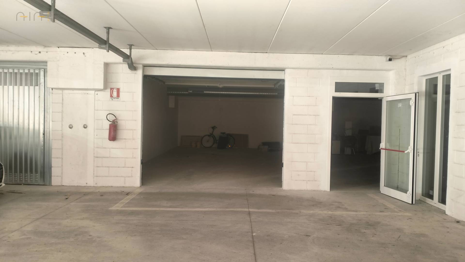 Locale Artigianale / Deposito in affitto a Grottammare, Centrale (tra La ss16 e ferrovia, fino al fi