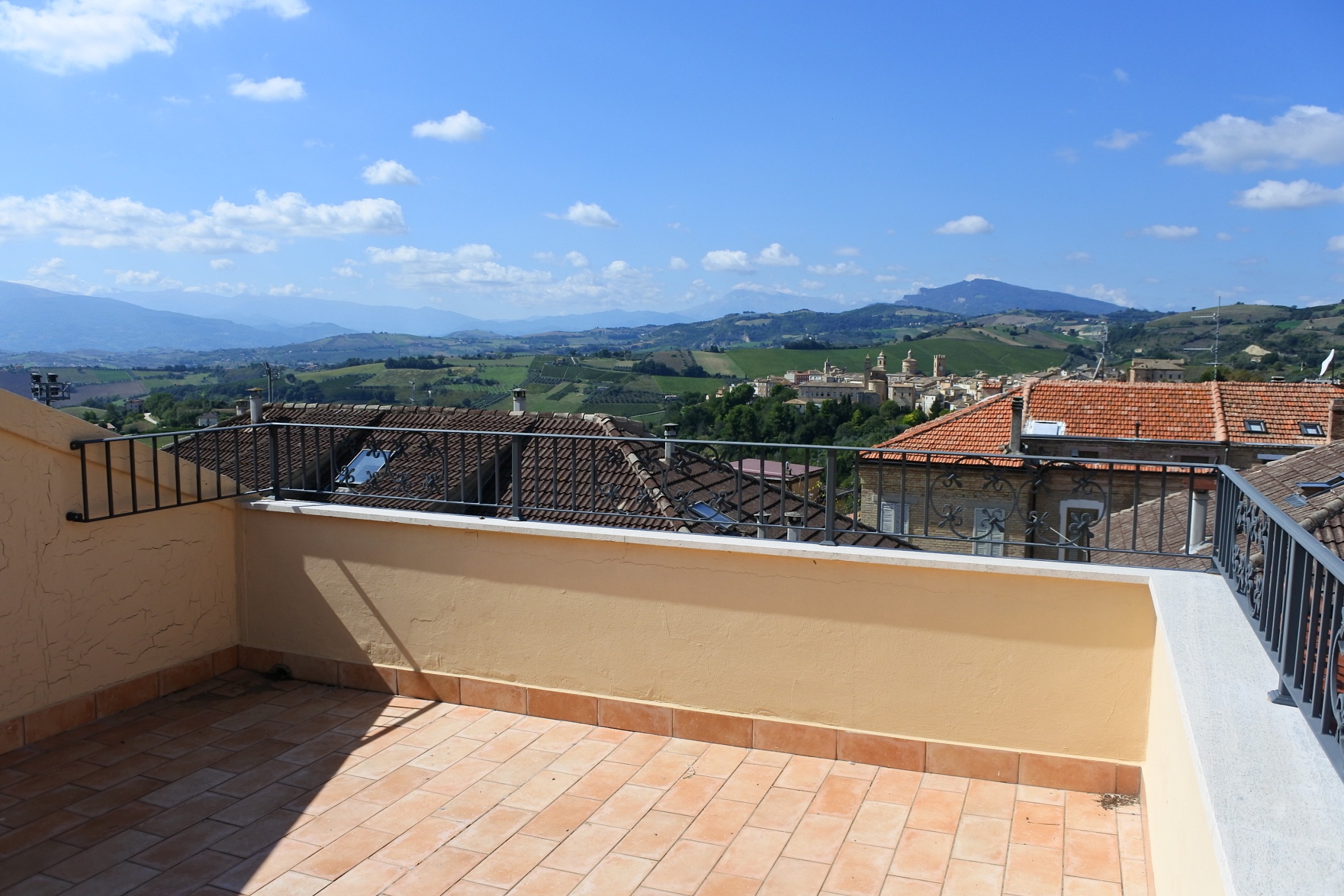 Casa cielo - terra in vendita a Offida, Centrale (fuori Mura Medievali)