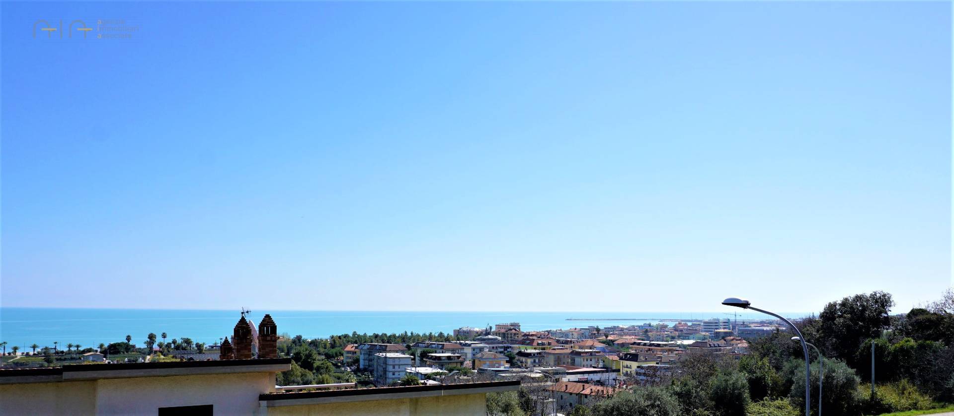 Villino a schiera / bifamiliare in vendita a Grottammare, Residenziale sud (sopra la ss16, a sud del