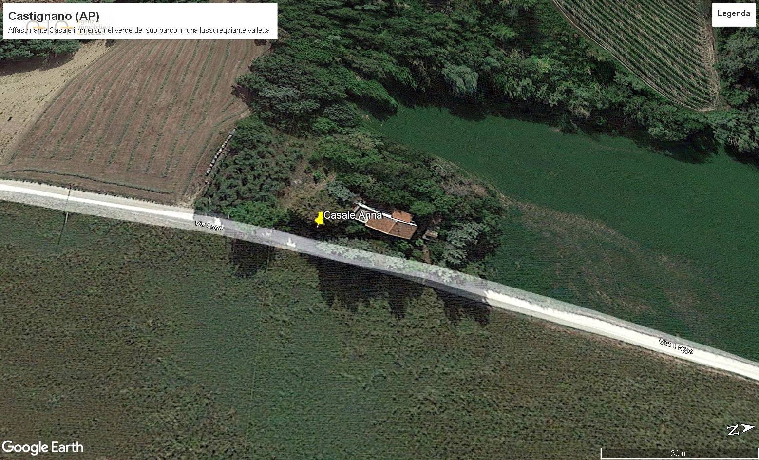 Casale Colonico Rustico in vendita a Castignano