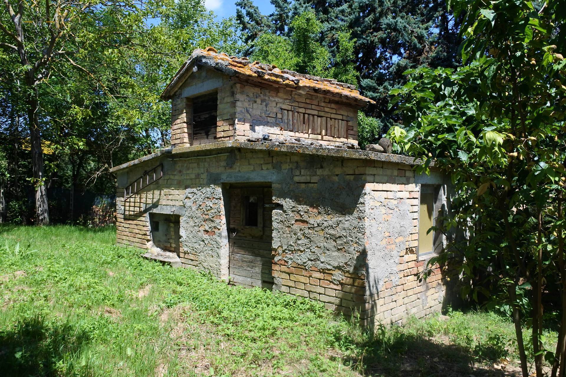 Casale Colonico Rustico in vendita a Castignano