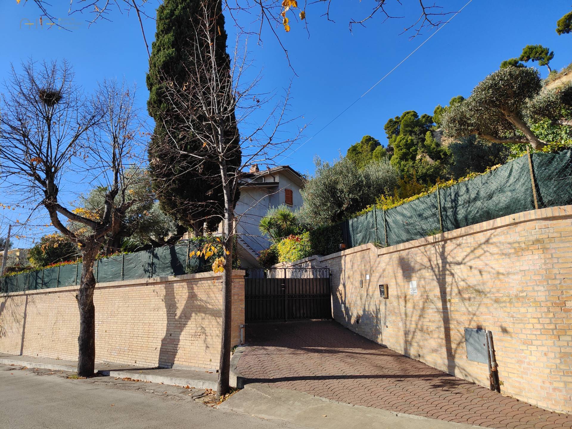 Villa singola in vendita a Grottammare, vecchio incasato del paese alto