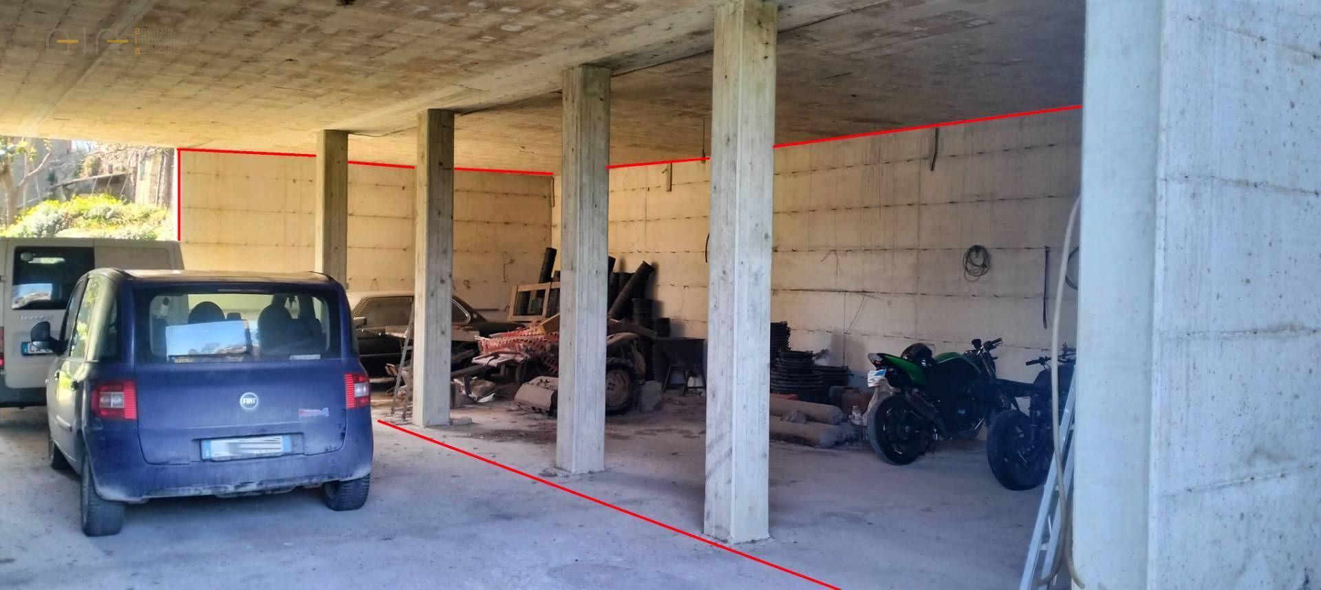 Locale Artigianale / Deposito in vendita a Grottammare, Centrale (tra La ss16 e ferrovia, fino al fi