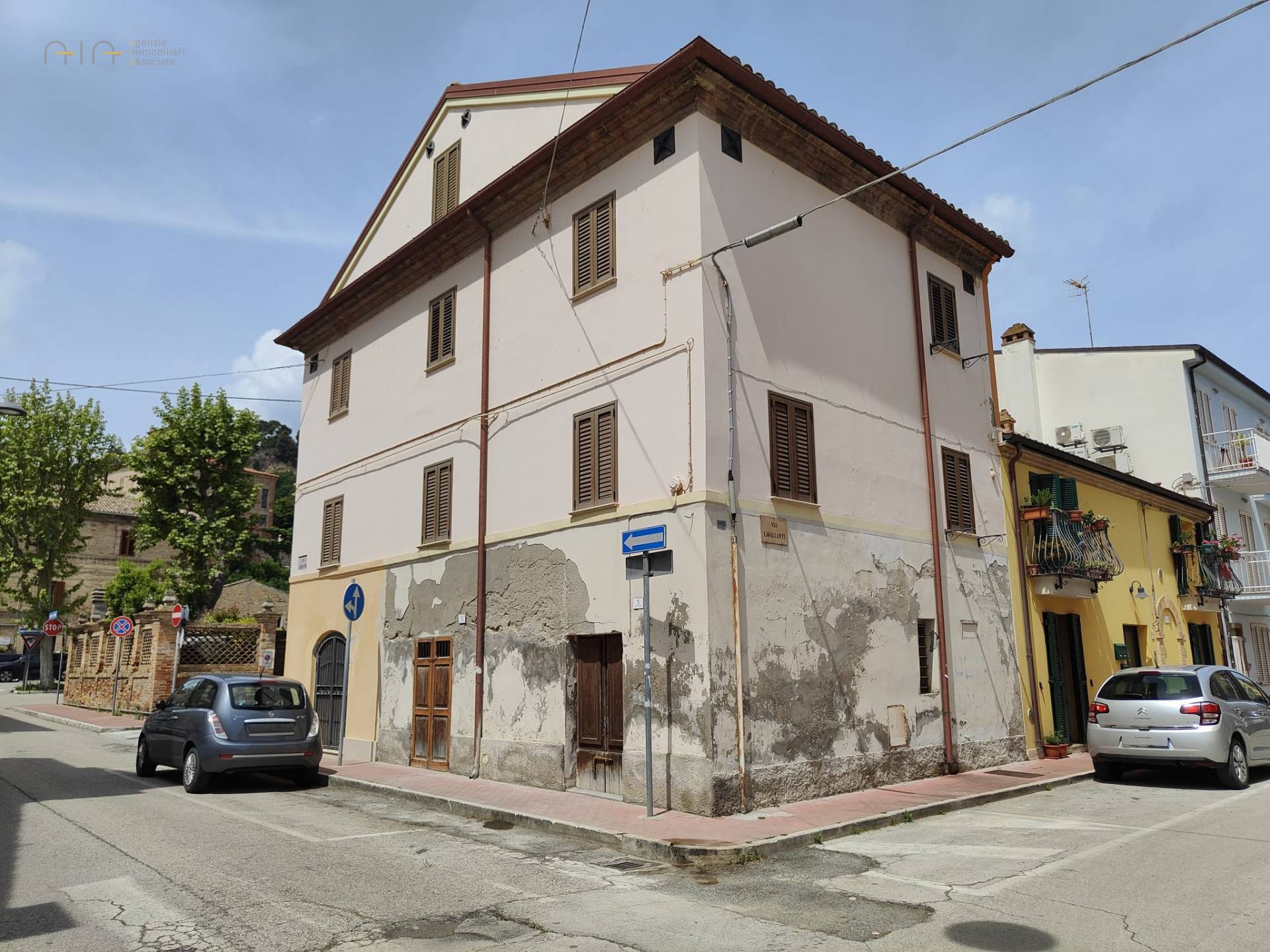 Locale Artigianale / Deposito in vendita a Grottammare, Centrale (tra La ss16 e ferrovia, fino al fi