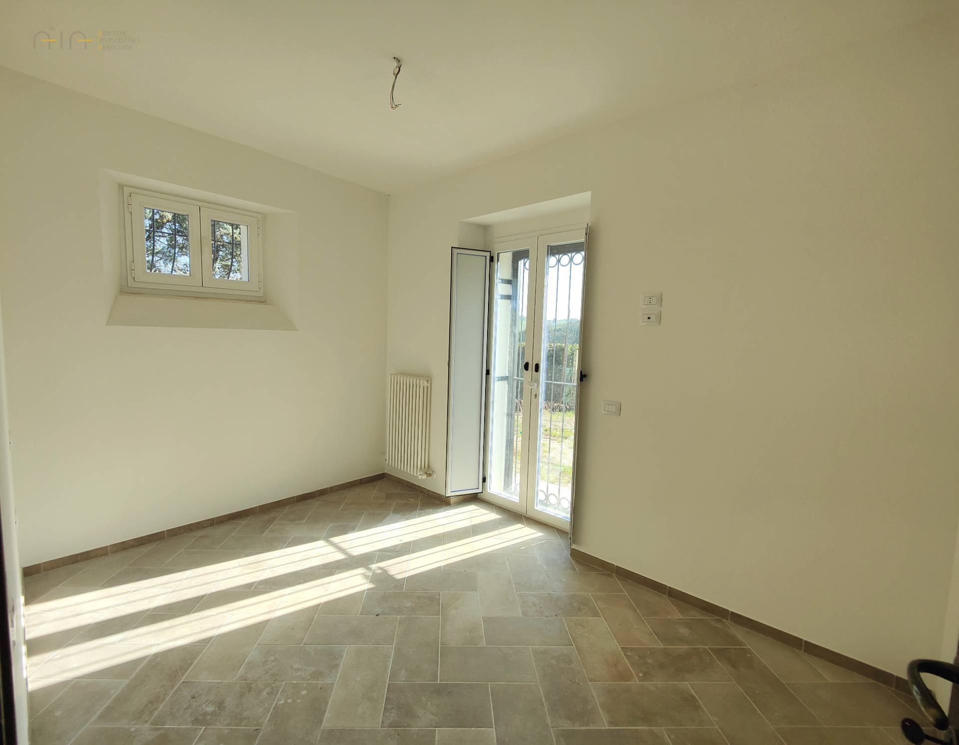 Casale Colonico Rustico in vendita a Castignano