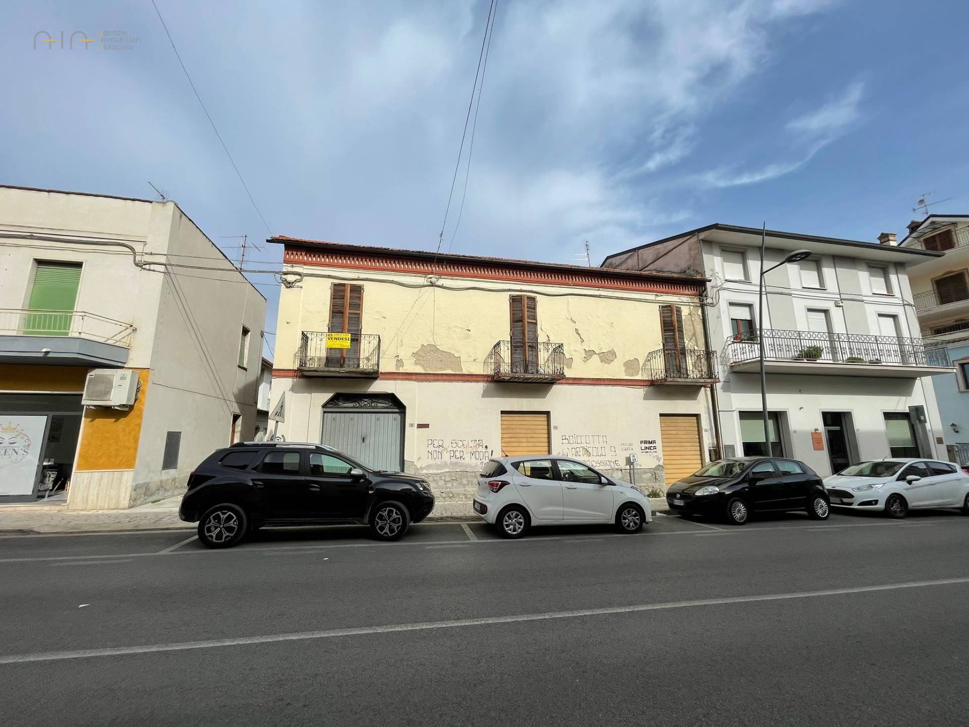 Casa indipendente con box doppio, Sant'Egidio alla Vibrata centrale , centro storico