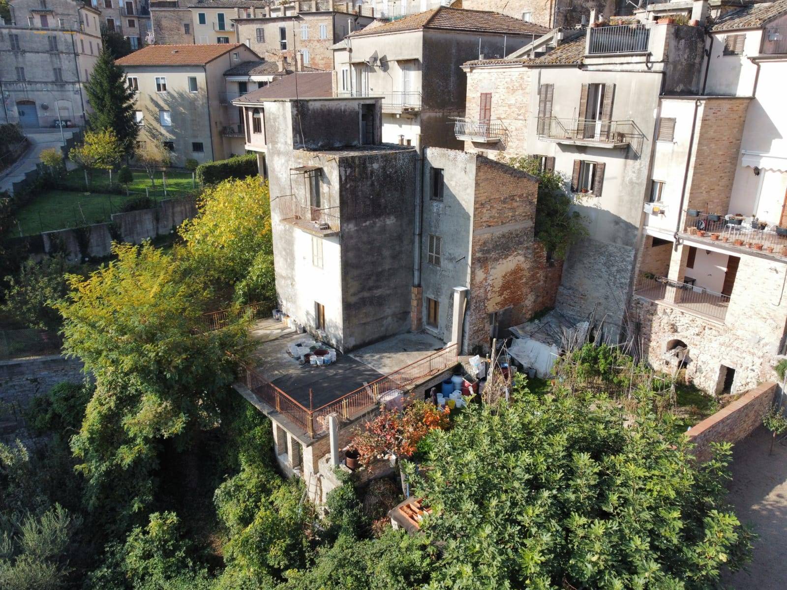 Casa indipendente con terrazzo, Ripatransone centrale , centro storico (vecchio incasato mediev