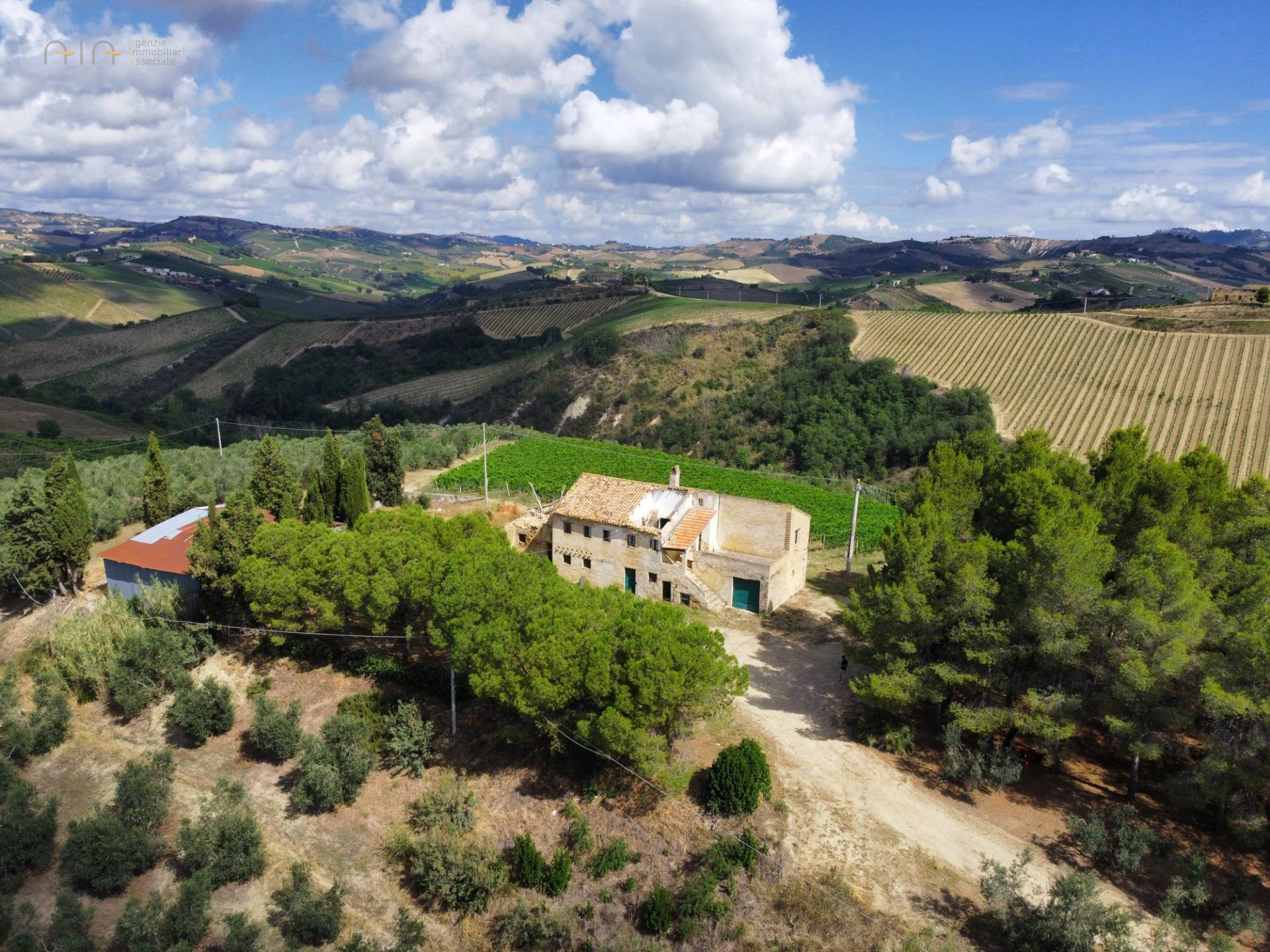 Casale Colonico Rustico in vendita a Acquaviva Picena, Forola