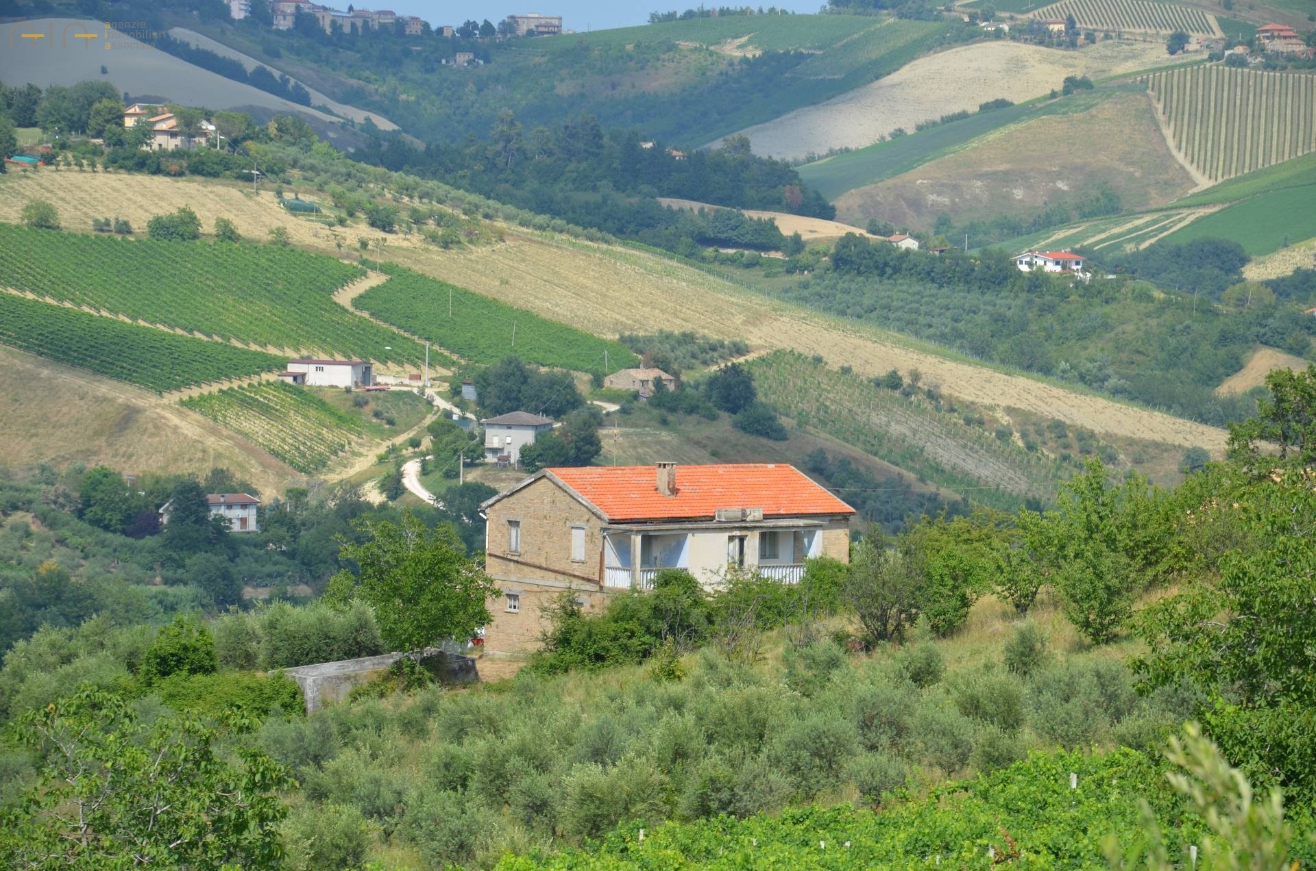 Casale Colonico in vendita a Castignano, Collinare