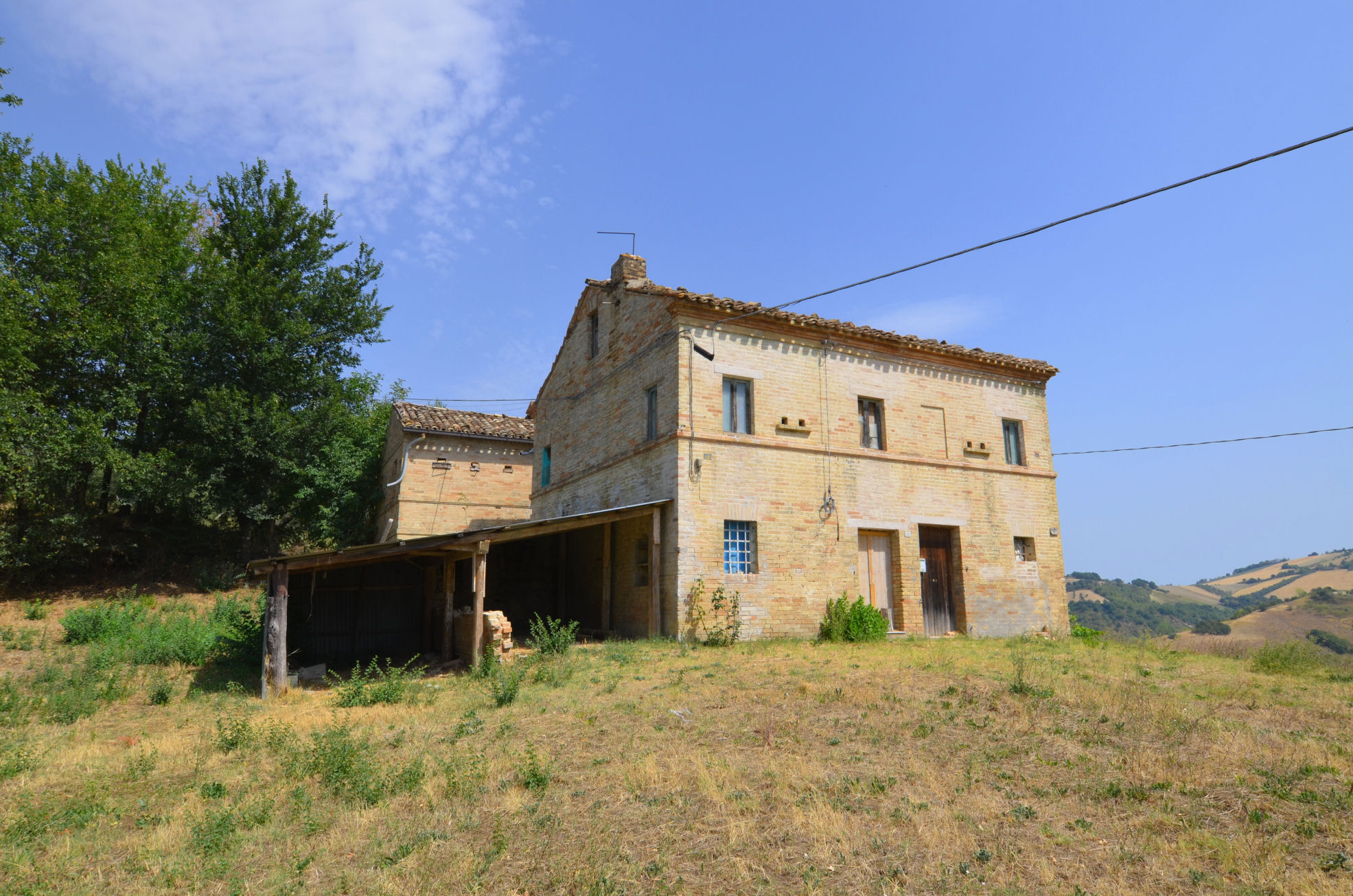Casale Colonico Rustico in vendita a Monterubbiano, Collinare