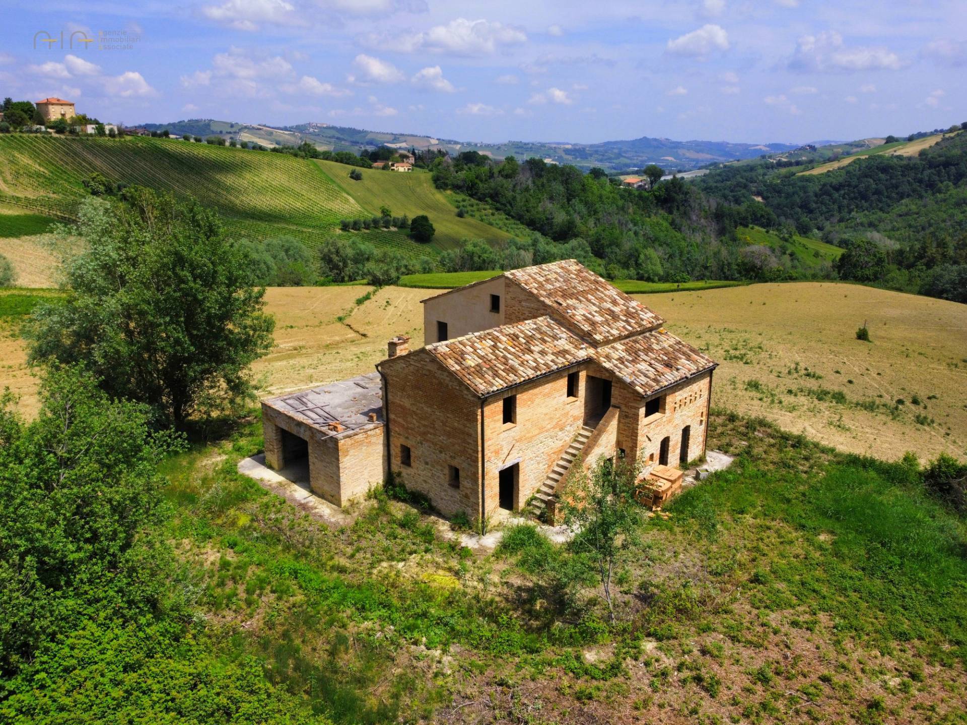 Casale Colonico Rustico in vendita a Montedinove, Collinare