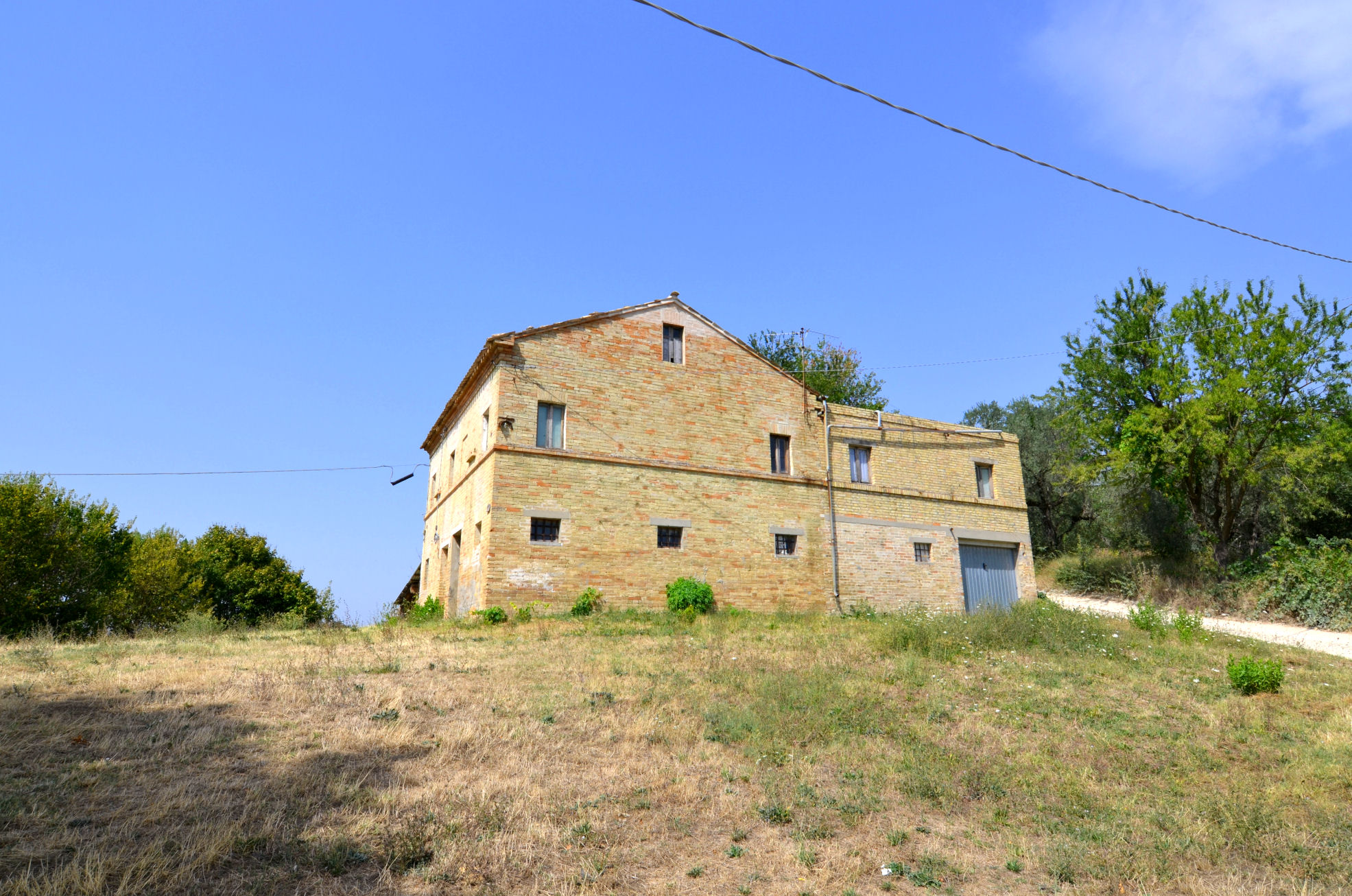 Casale Colonico Rustico in vendita a Monterubbiano, Collinare
