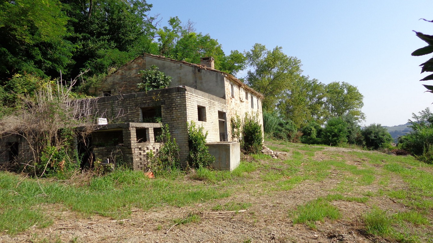 Casale Colonico Rustico in vendita a Petritoli, Zona Collinare