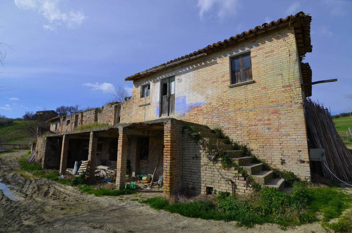 Casale Colonico Rustico in vendita a Appignano del Tronto, Collinare