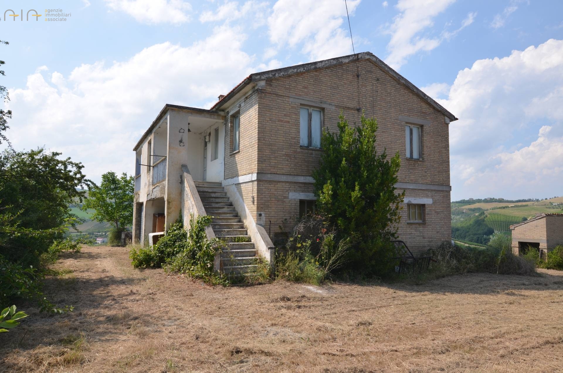 Casale Colonico Rustico in vendita a Castignano, Collinare