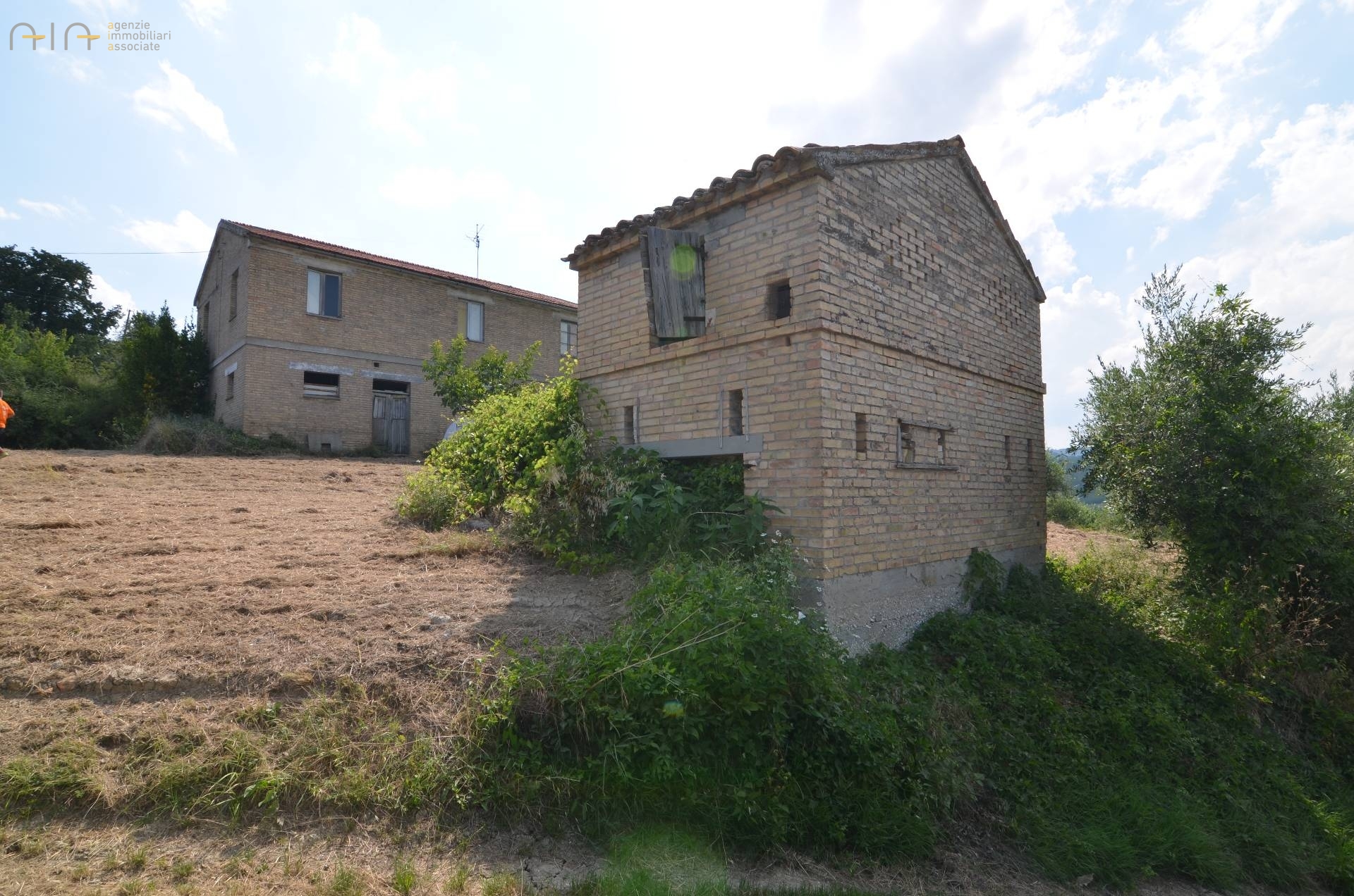 Casale Colonico Rustico in vendita a Castignano, Collinare