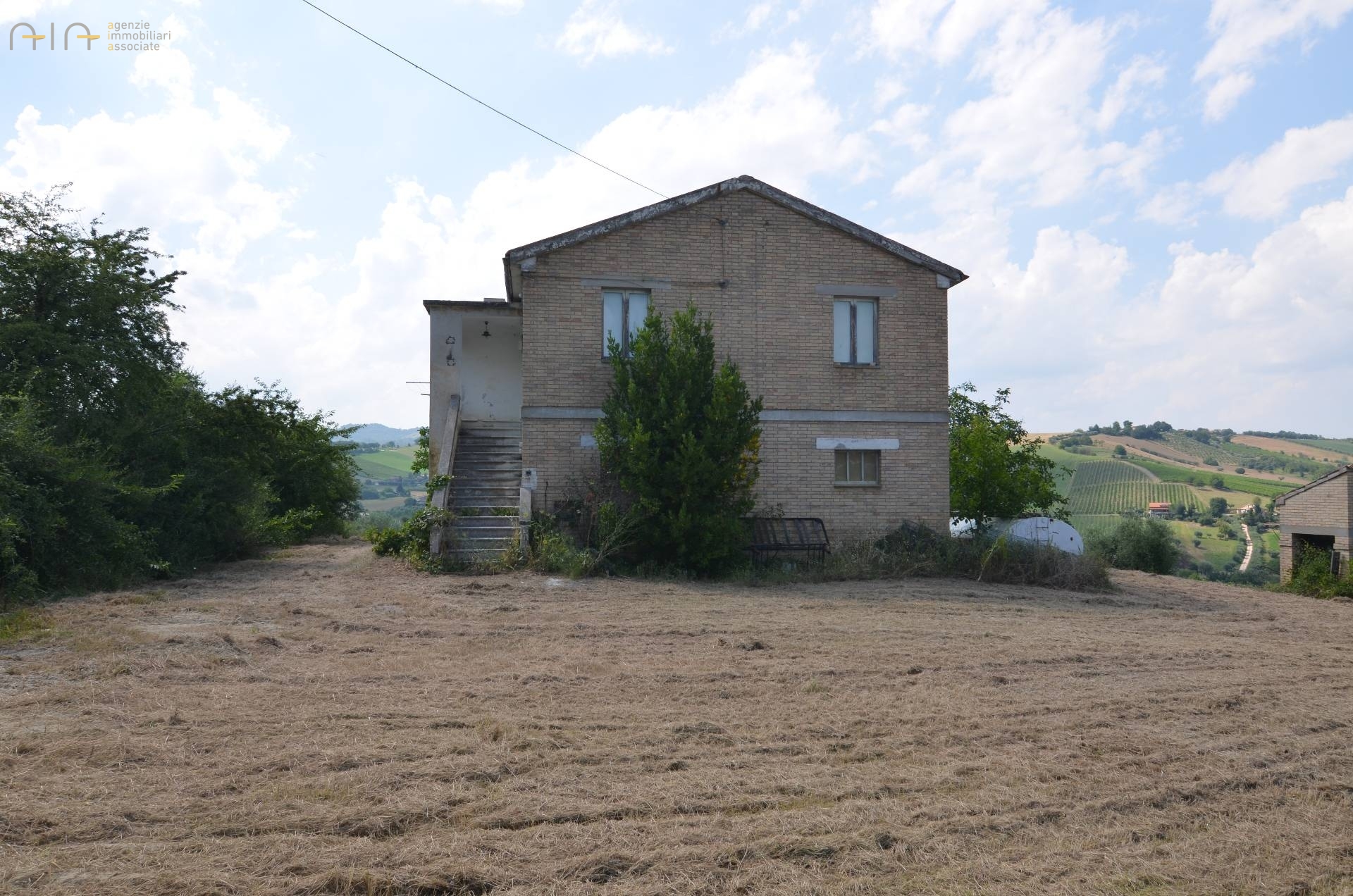 Casale Colonico Rustico in vendita a Castignano, Collinare