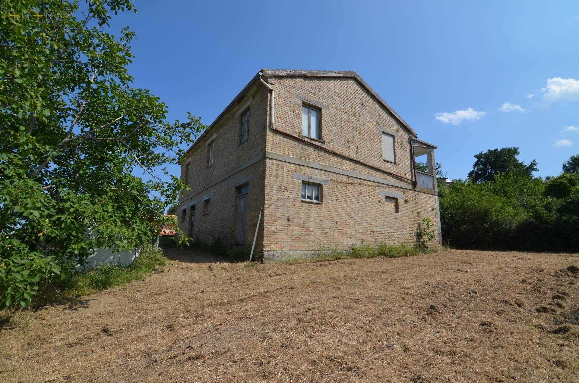 Casale Colonico Rustico in vendita a Castignano, Collinare