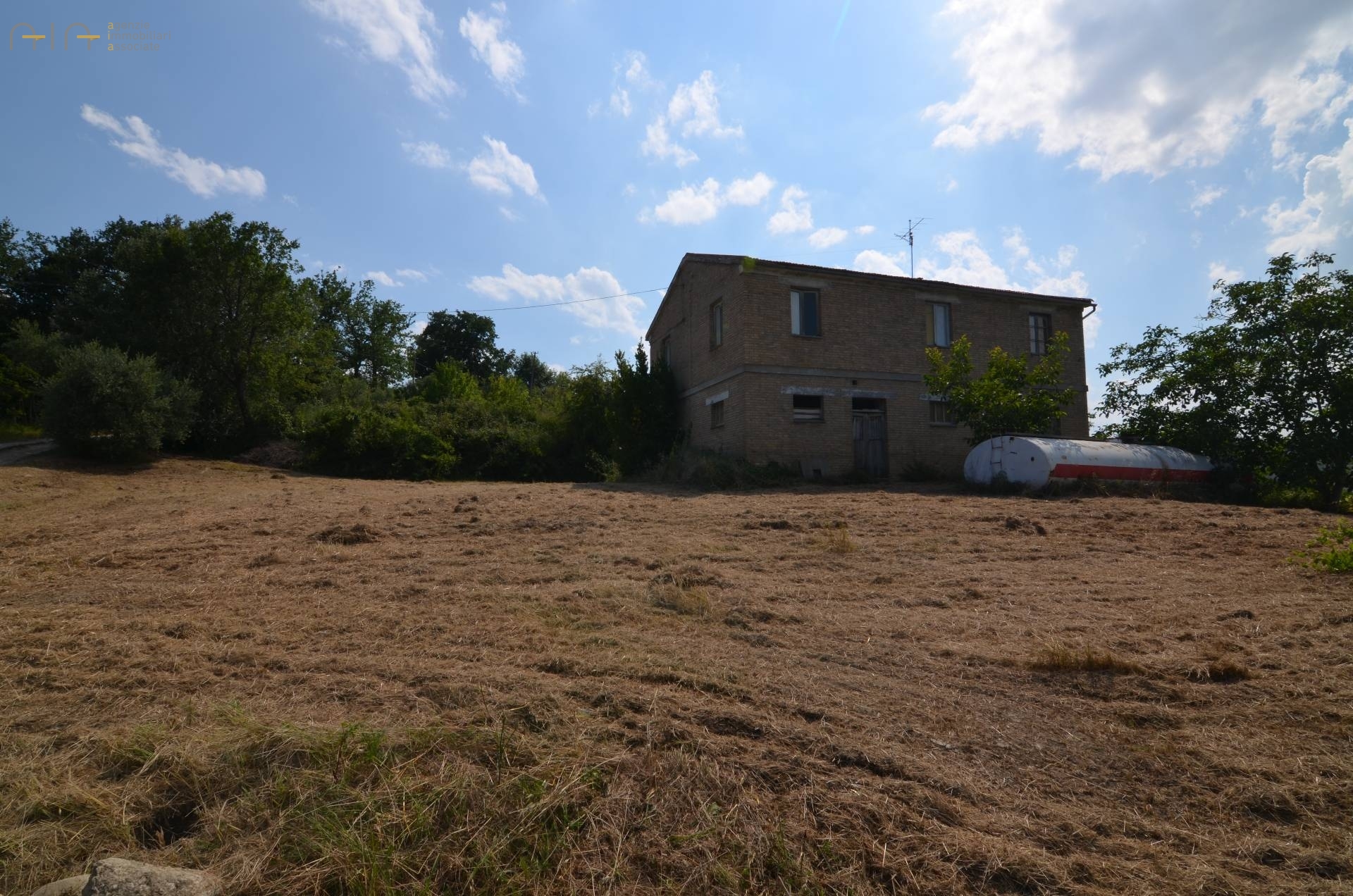 Casale Colonico Rustico in vendita a Castignano, Collinare