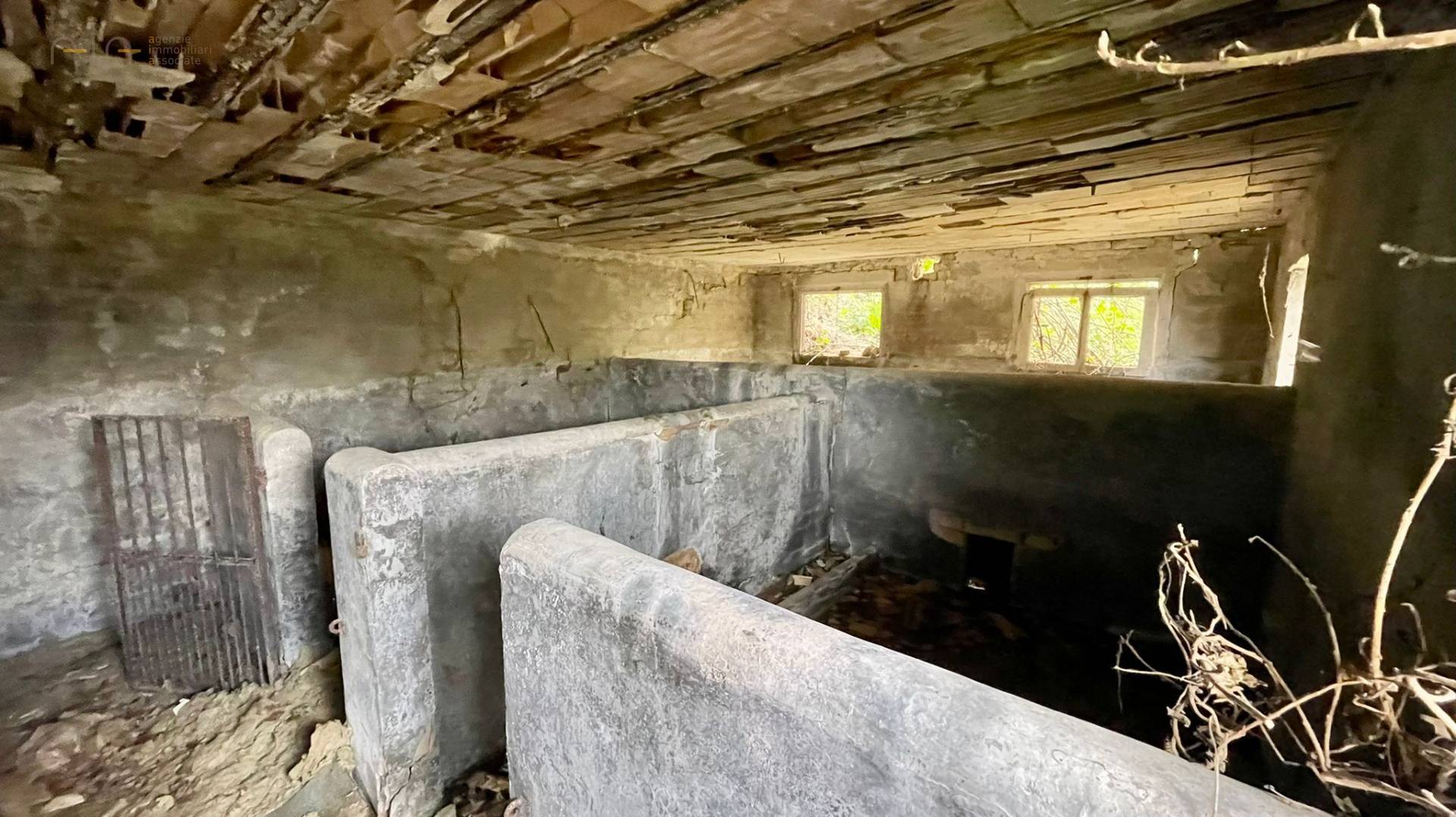 Casale Colonico Rustico in vendita a Montappone, Collinare