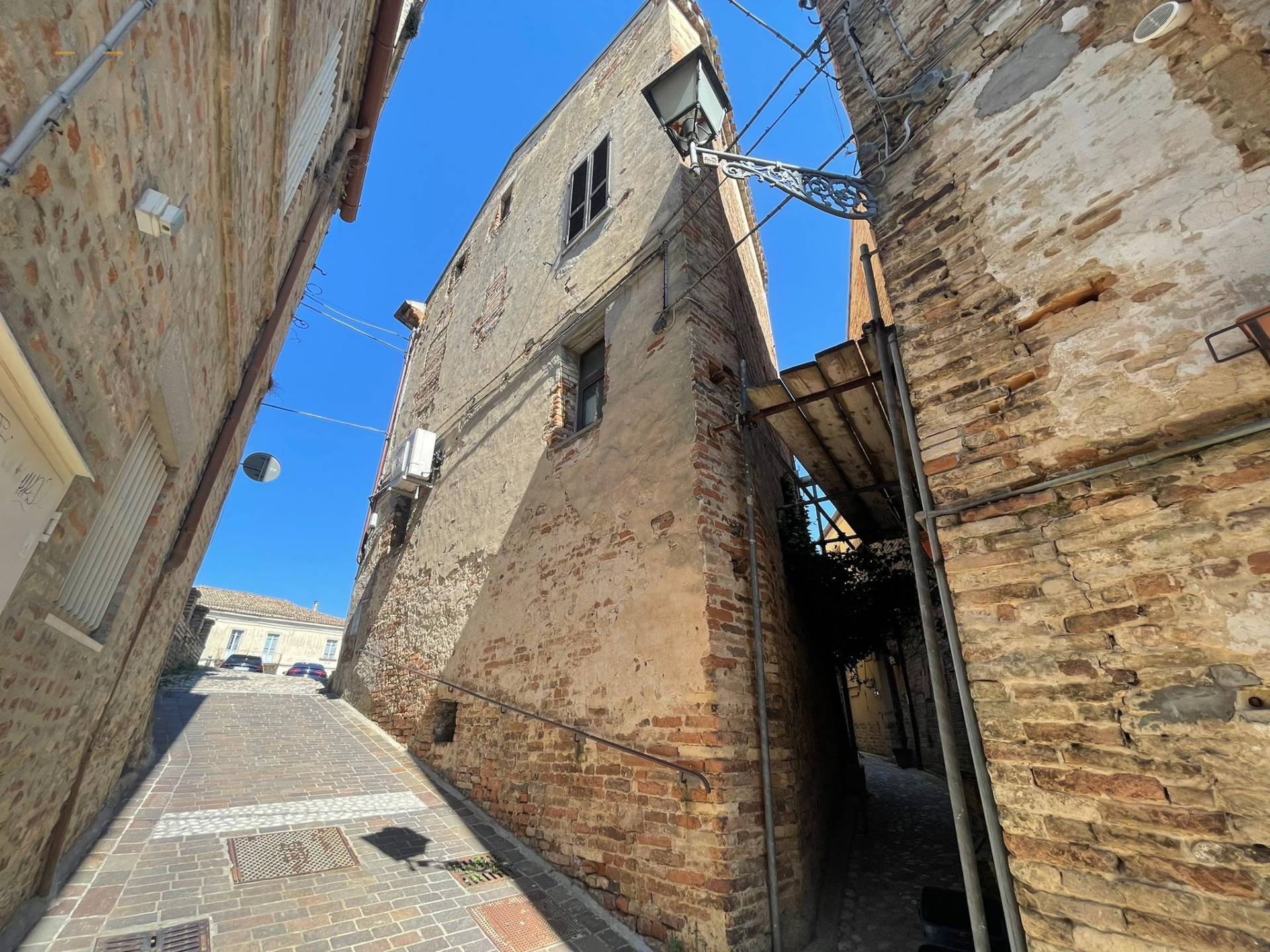 Locale Commerciale in vendita a Ripatransone, Centrale / Centro Storico (vecchio Incasato Medievale)