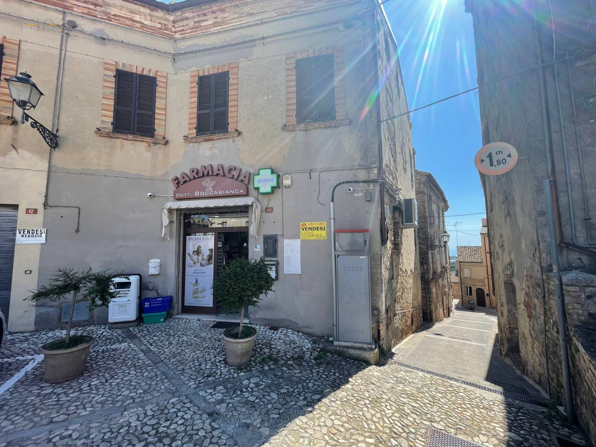 Locale Commerciale in vendita a Ripatransone, Centrale / Centro Storico (vecchio Incasato Medievale)