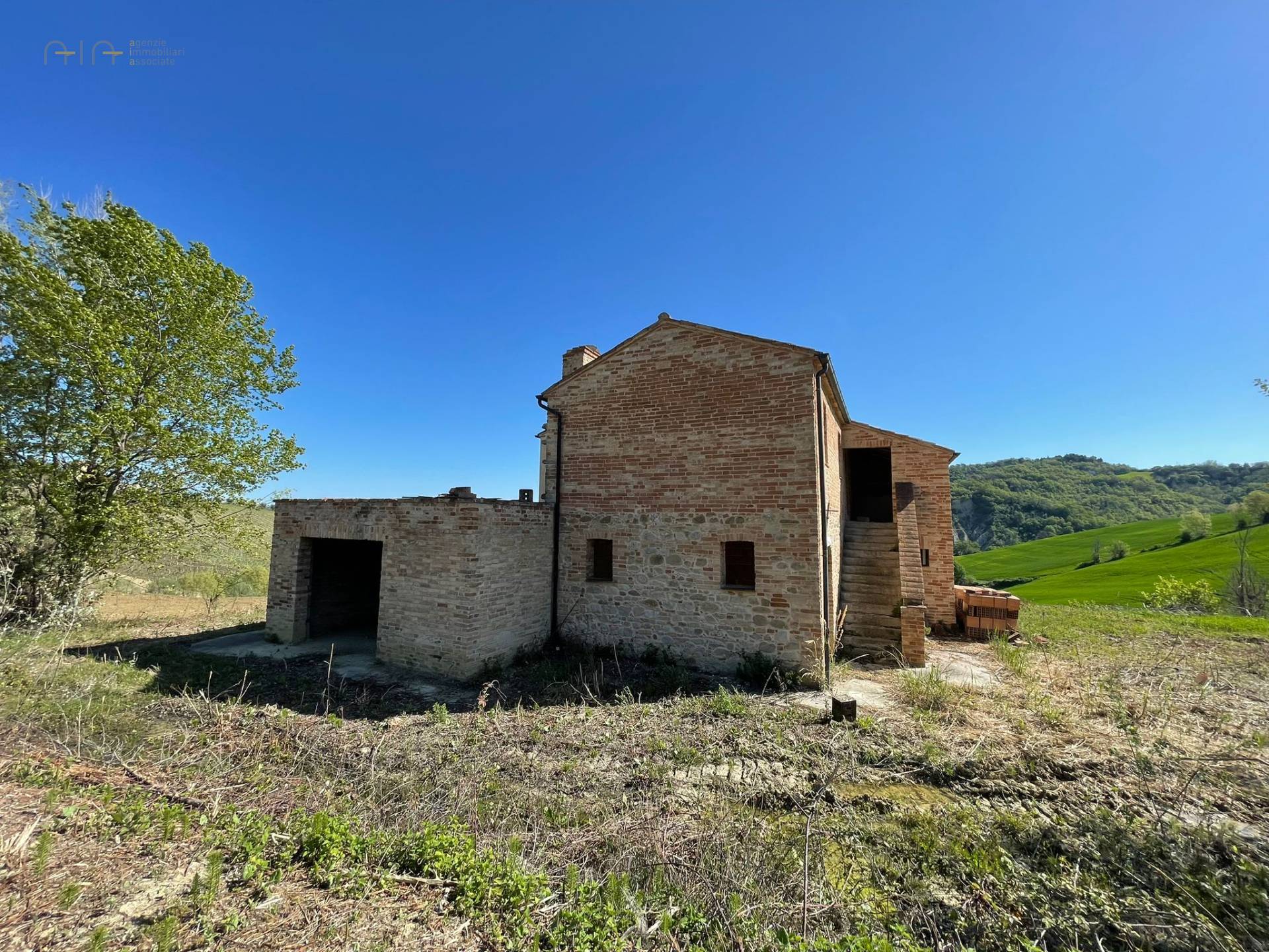Casale Colonico Rustico in vendita a Montedinove, Collinare