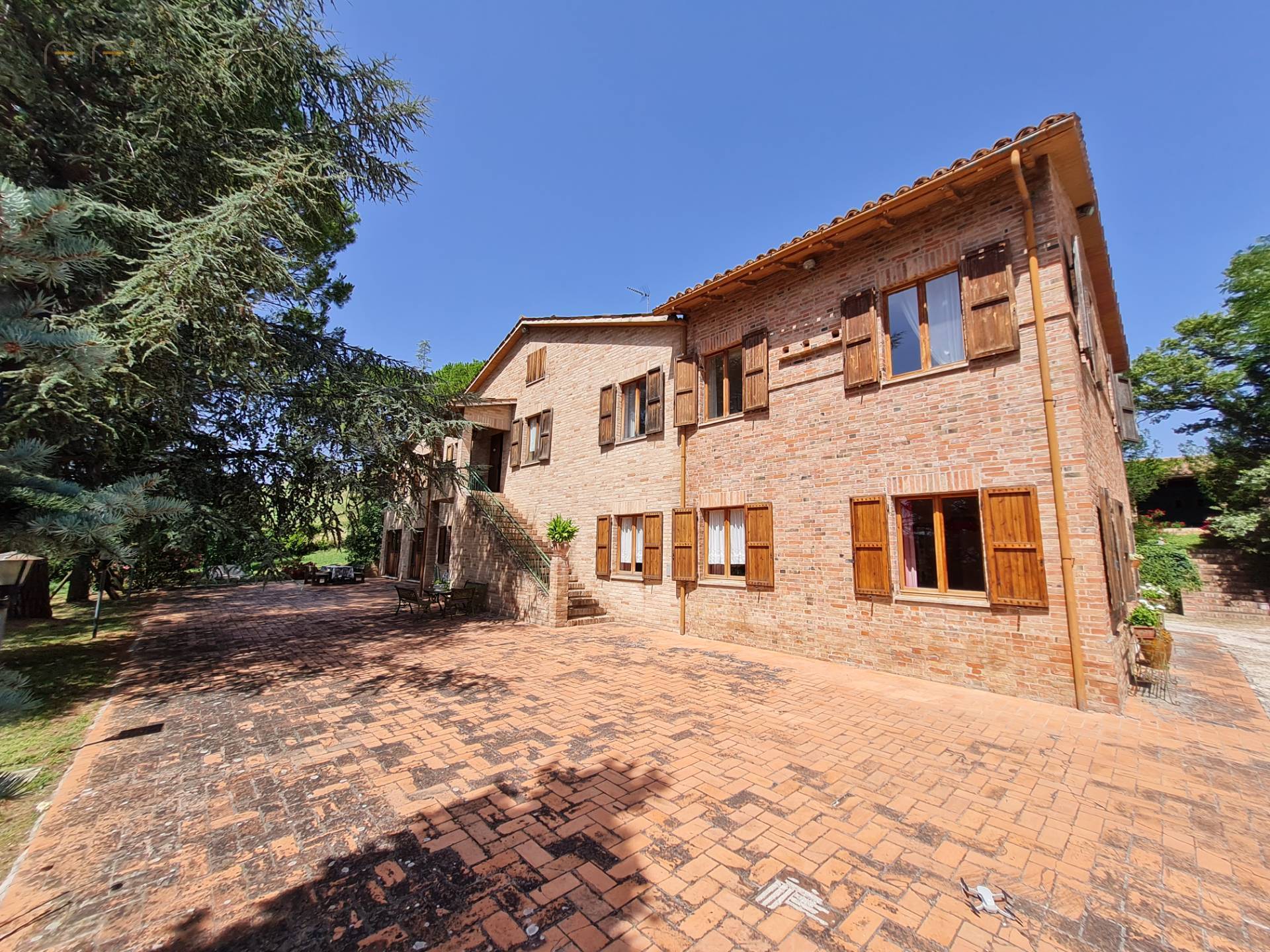 Casale Colonico Rustico in vendita a San Ginesio