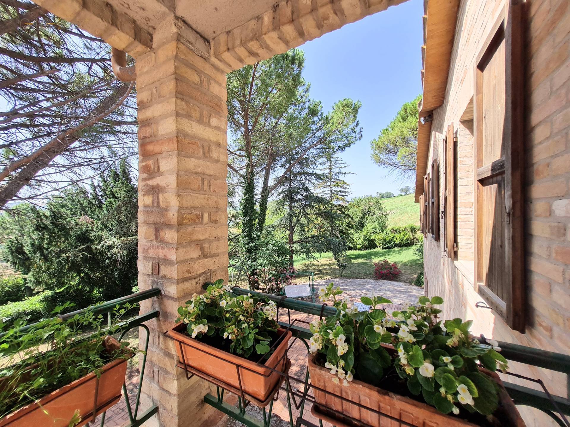 Casale Colonico Rustico in vendita a San Ginesio