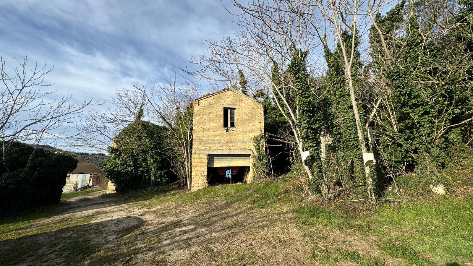 Terreno Agricolo (con / Senza Piccolo Prefabbricato) in vendita a Offida, Santa Maria Goretti (val T