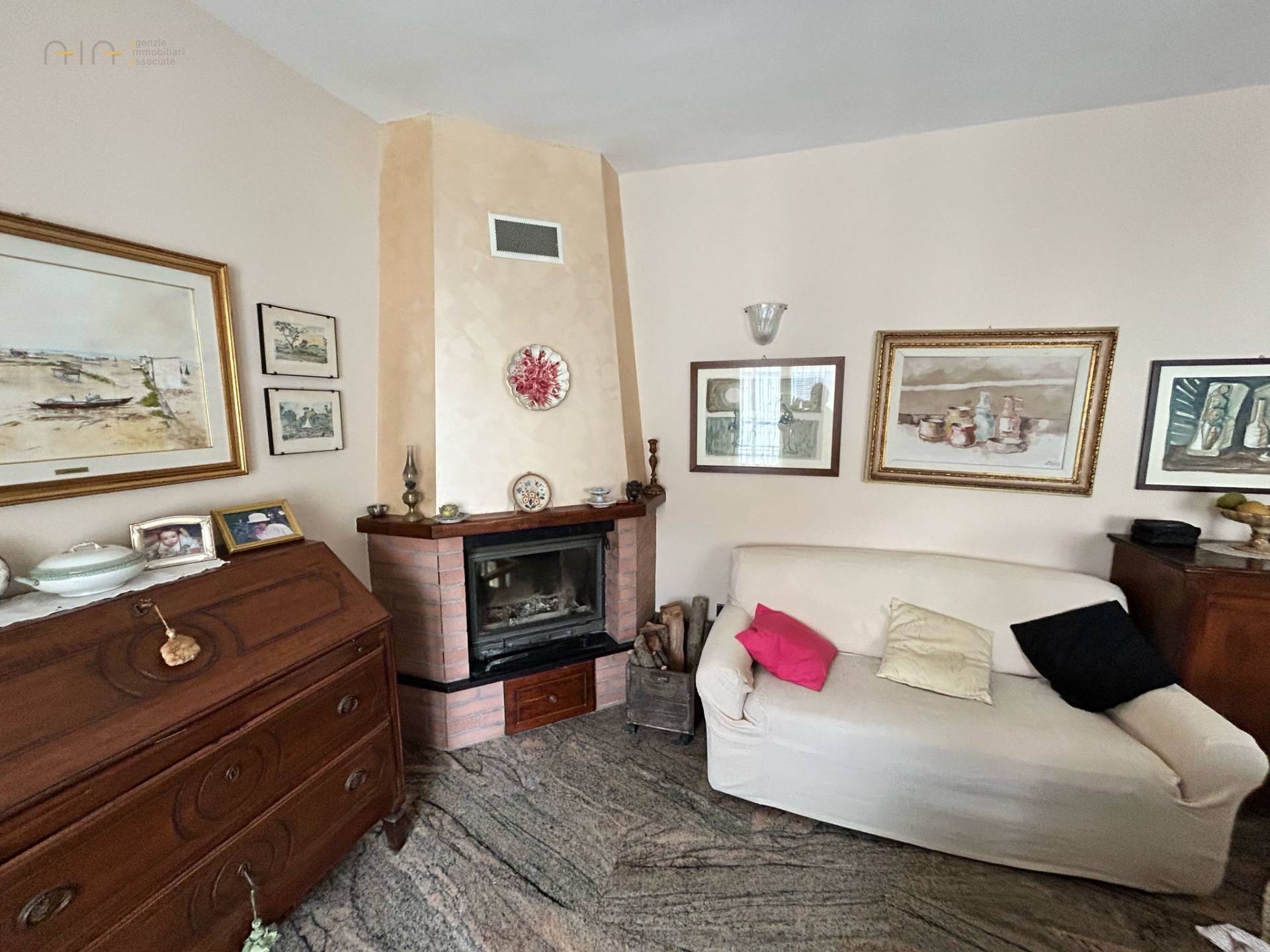 Casa cielo - terra in vendita a Grottammare, Centrale (tra La ss16 e ferrovia, fino al fiume Tesino)