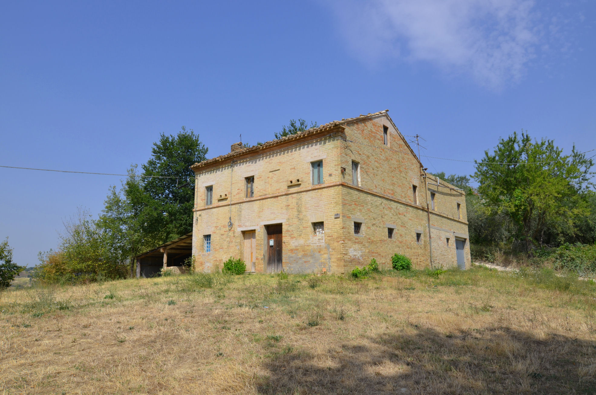 Casale Colonico Rustico in vendita a Monterubbiano, Collinare
