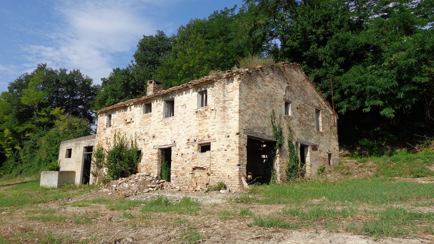 Casale Colonico Rustico in vendita a Petritoli, Zona Collinare