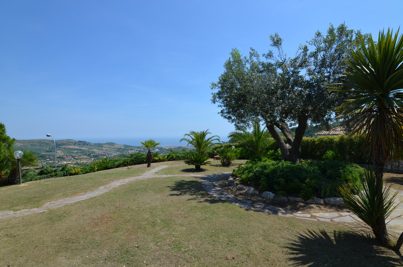 Villa singola in vendita a Acquaviva Picena, Collinare (esposizione verso il mare)