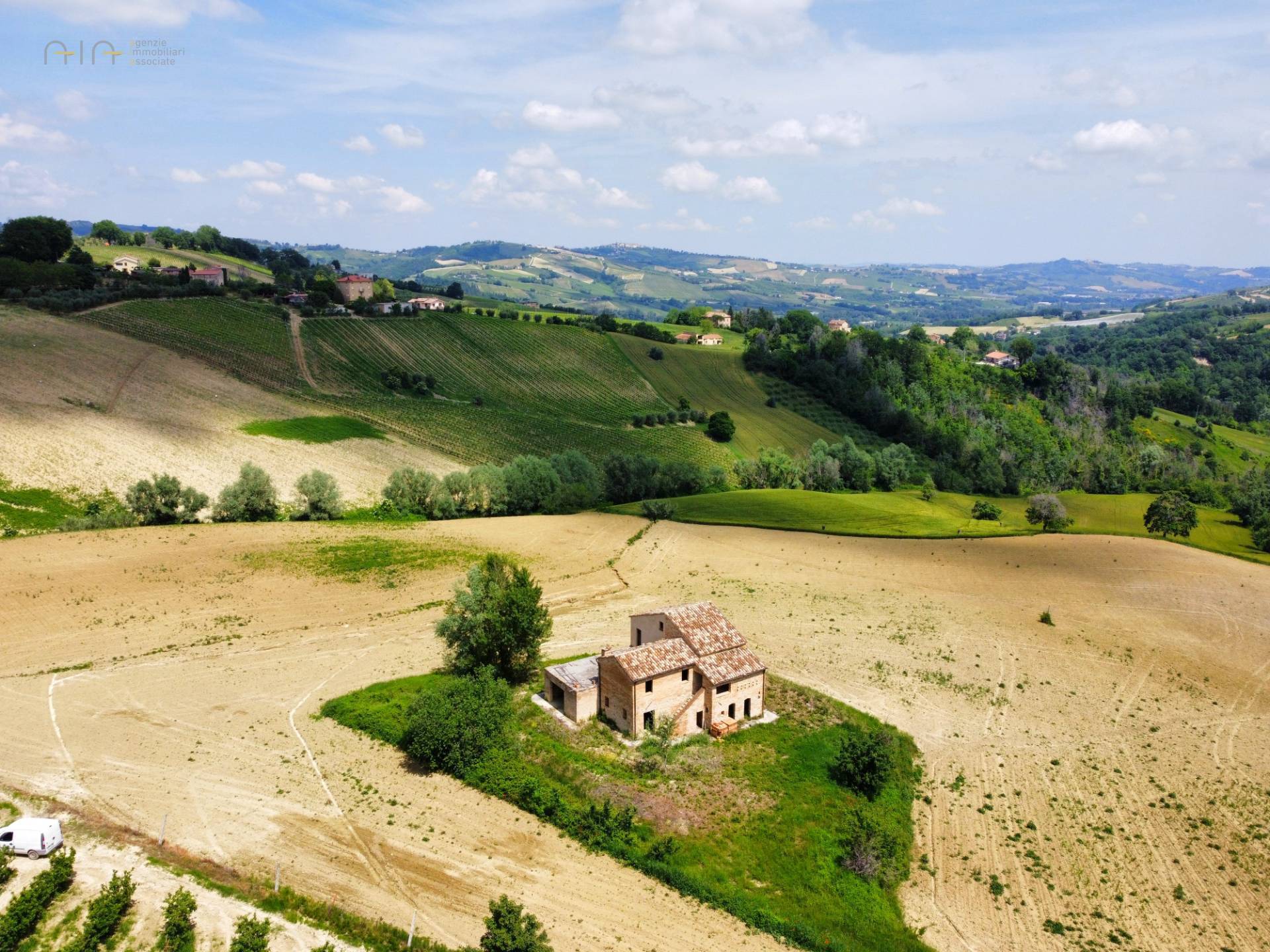 Casale Colonico Rustico in vendita a Montedinove, Collinare