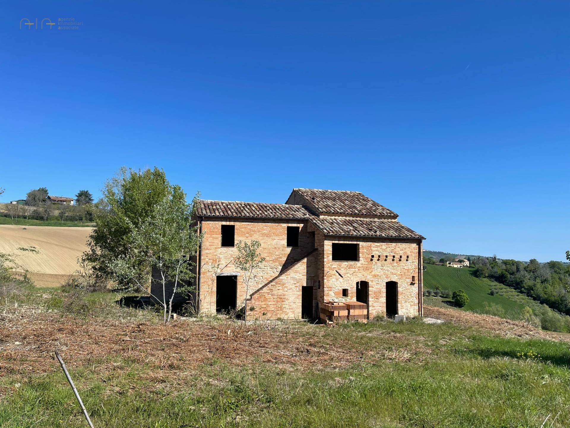 Casale Colonico Rustico in vendita a Montedinove, Collinare