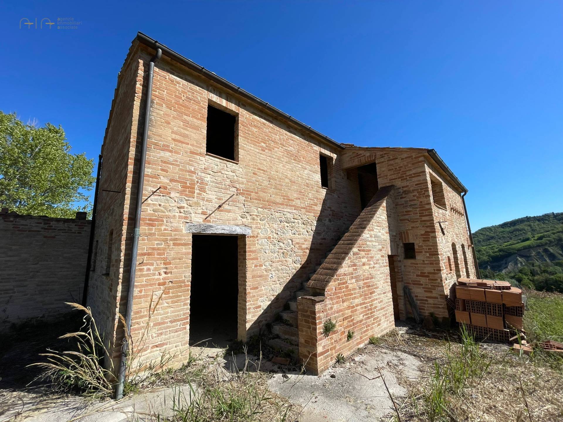 Casale Colonico Rustico in vendita a Montedinove, Collinare
