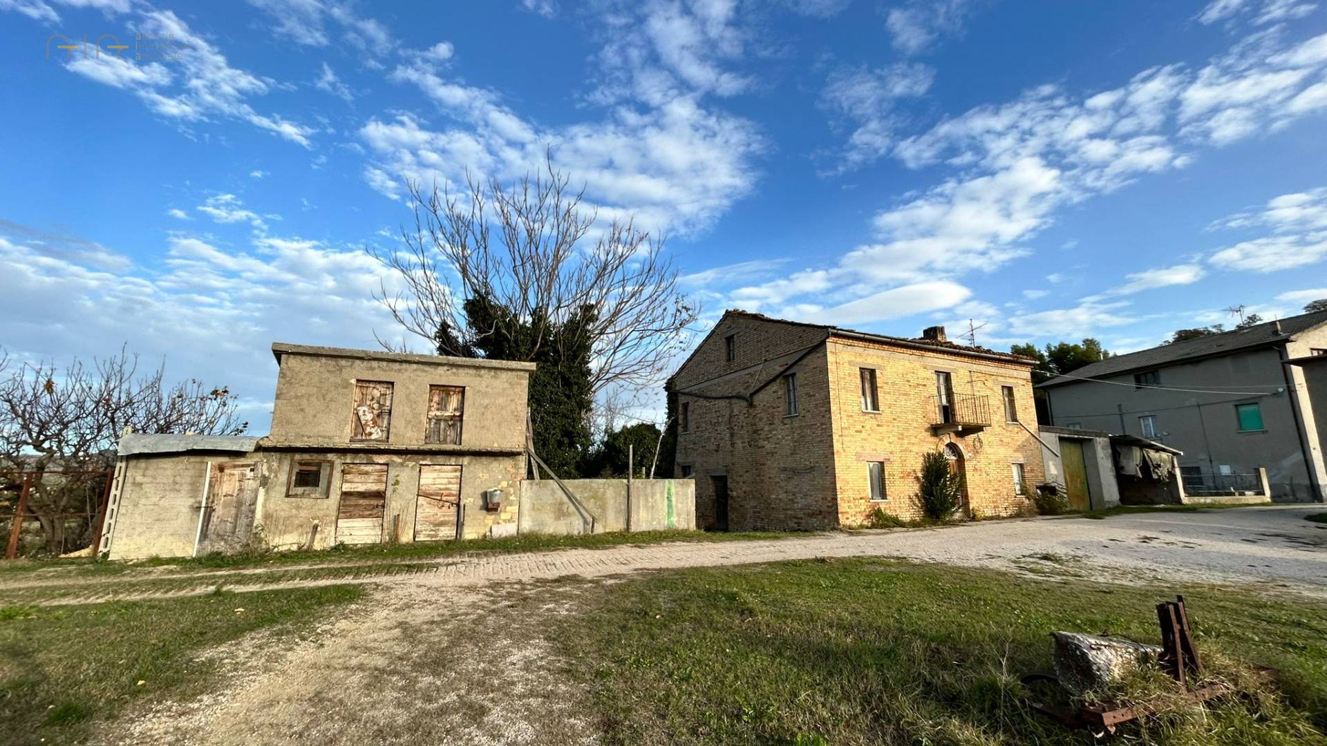 Casale Colonico Rustico in vendita a Castignano, Collinare