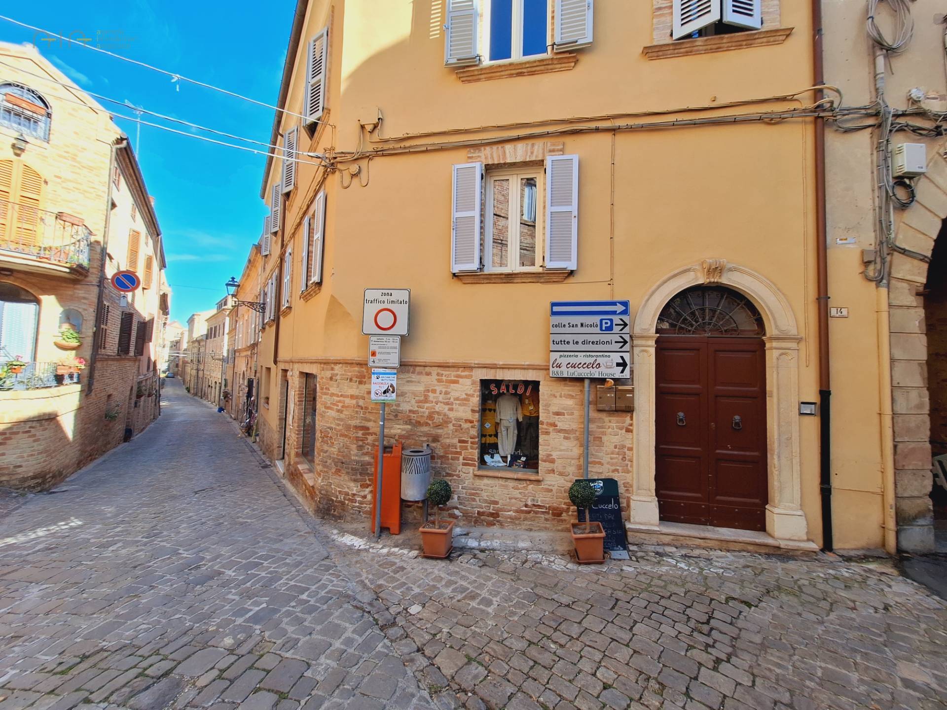 Locale Commerciale in vendita a Ripatransone, Centrale / Centro Storico (vecchio Incasato Medievale)