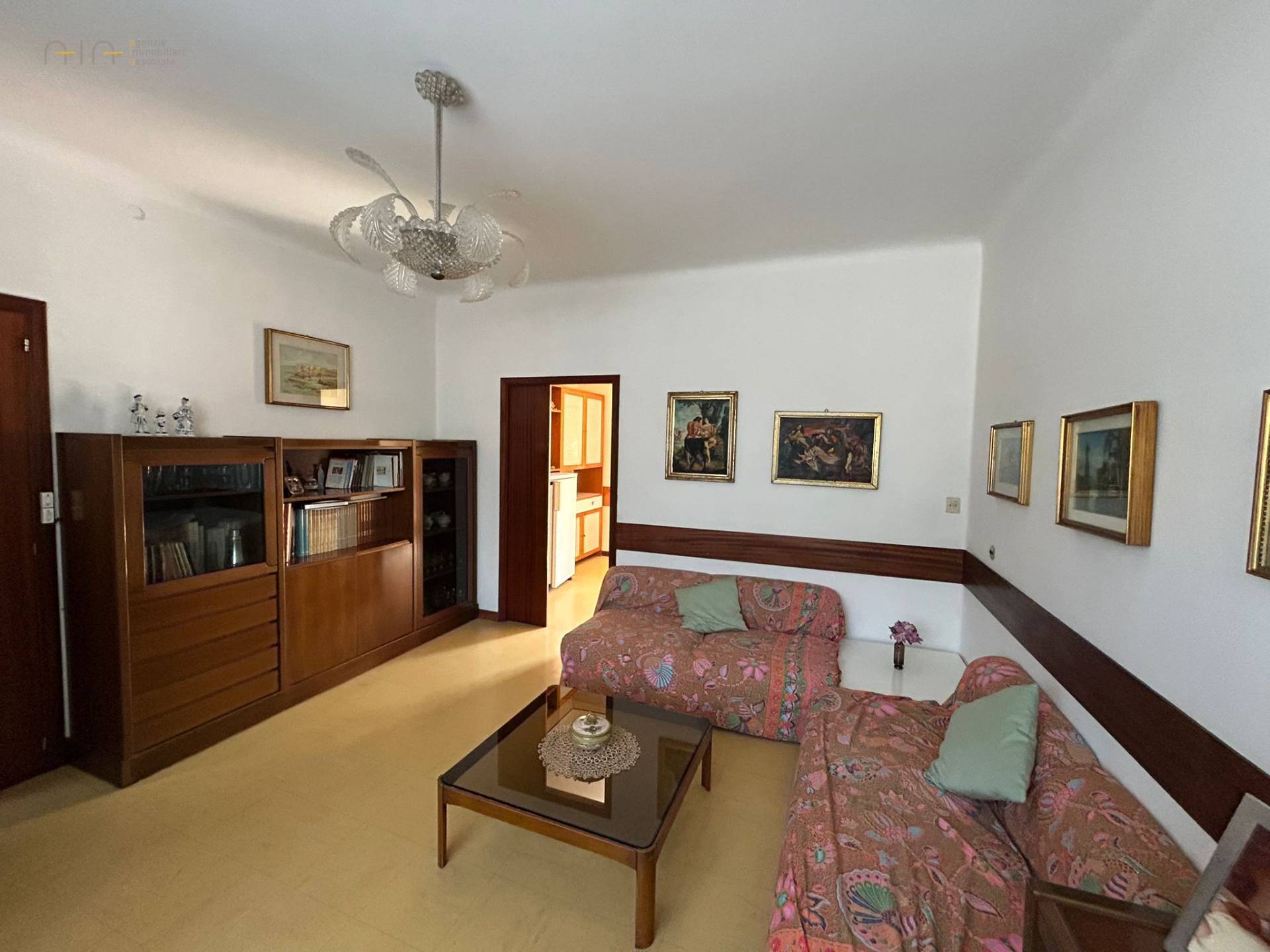 Casa cielo - terra in vendita a Carassai, Centrale / Centro Storico