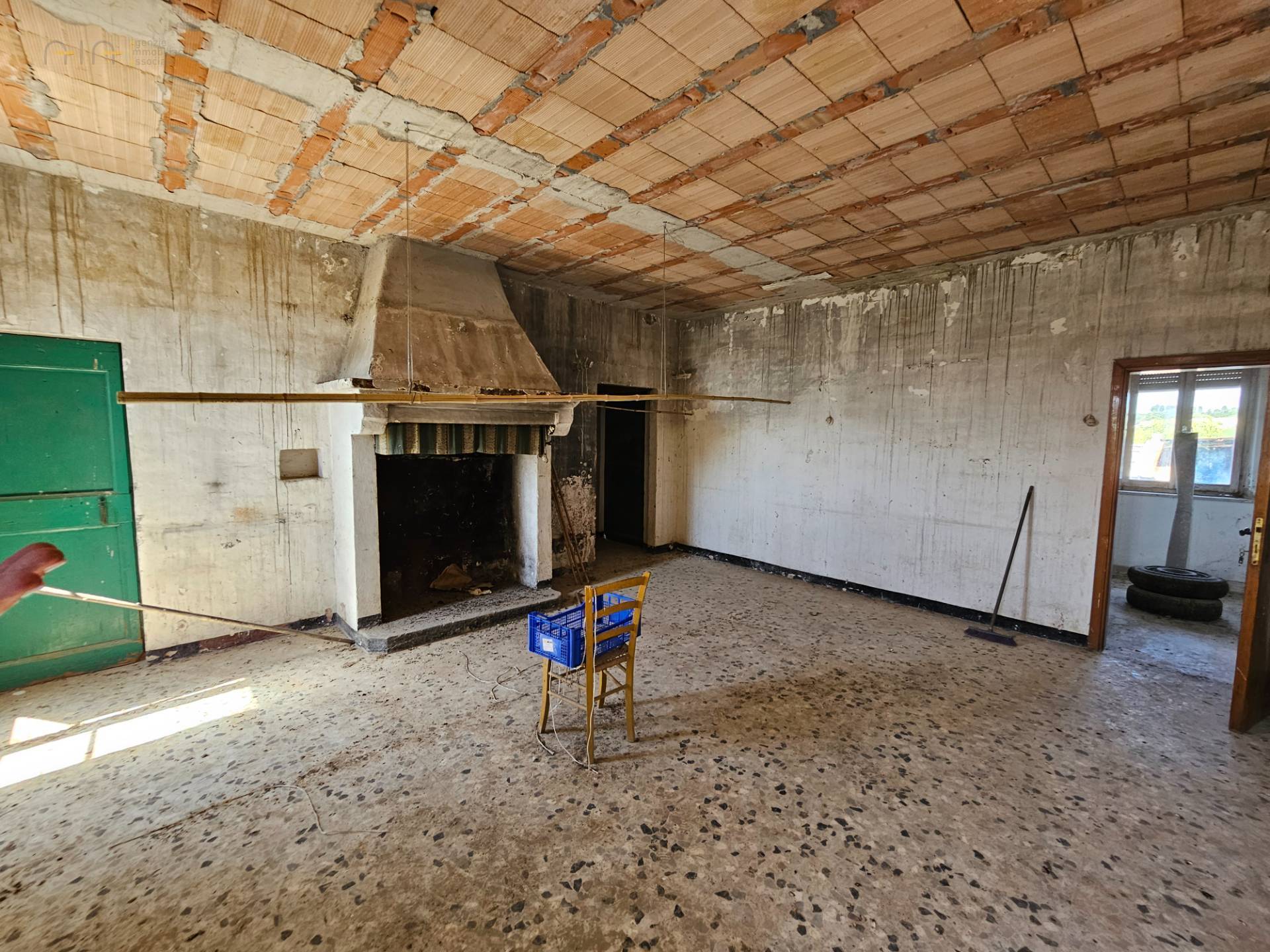 Casale Colonico Rustico in vendita a Cossignano, Collinare / Campagna