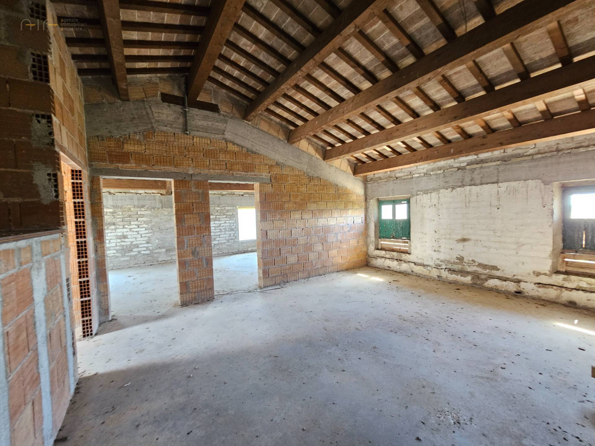 Casale Colonico Rustico in vendita a Cossignano, Collinare / Campagna