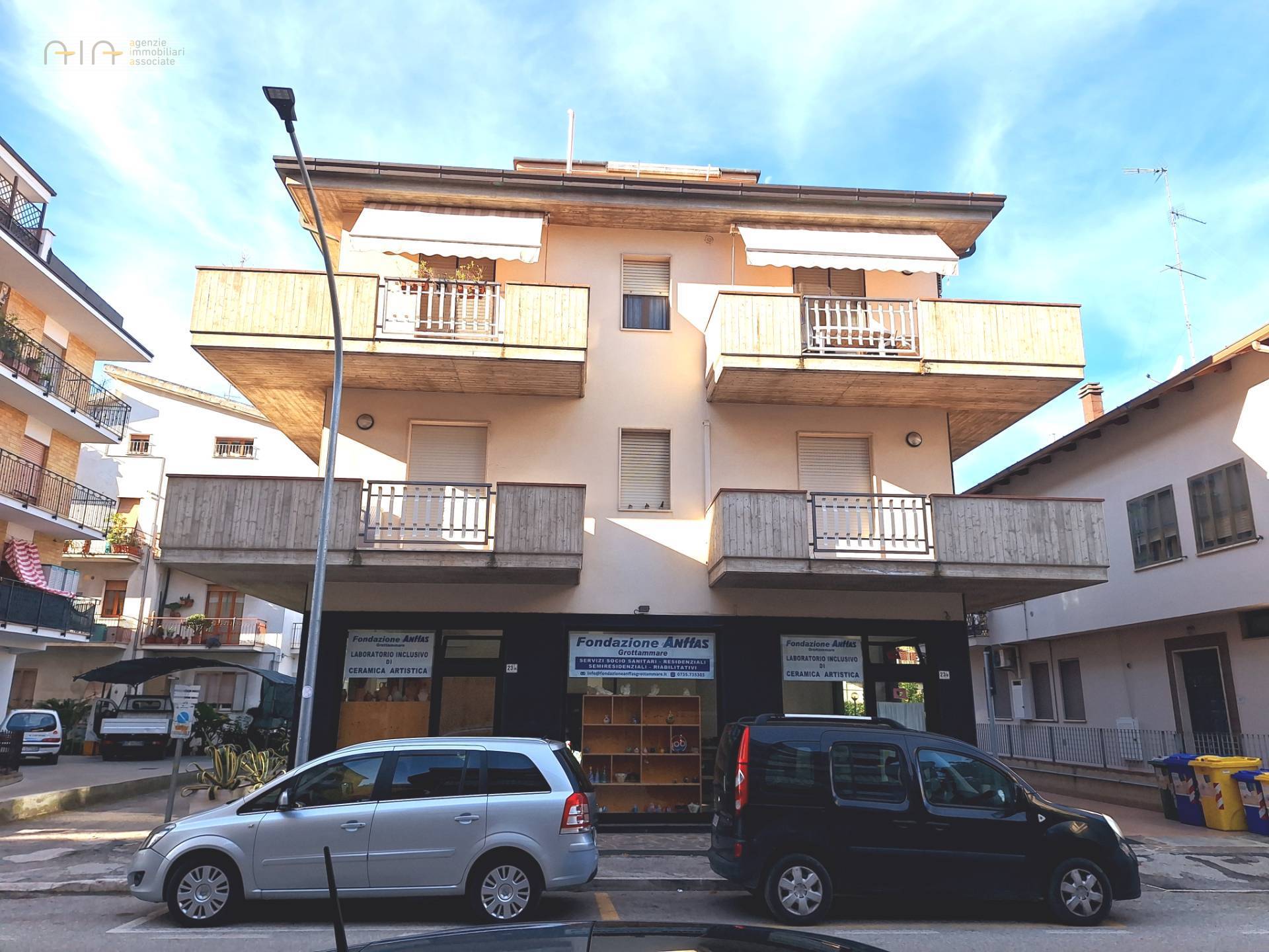 Locale Commerciale in vendita a San Benedetto del Tronto, Centralissima