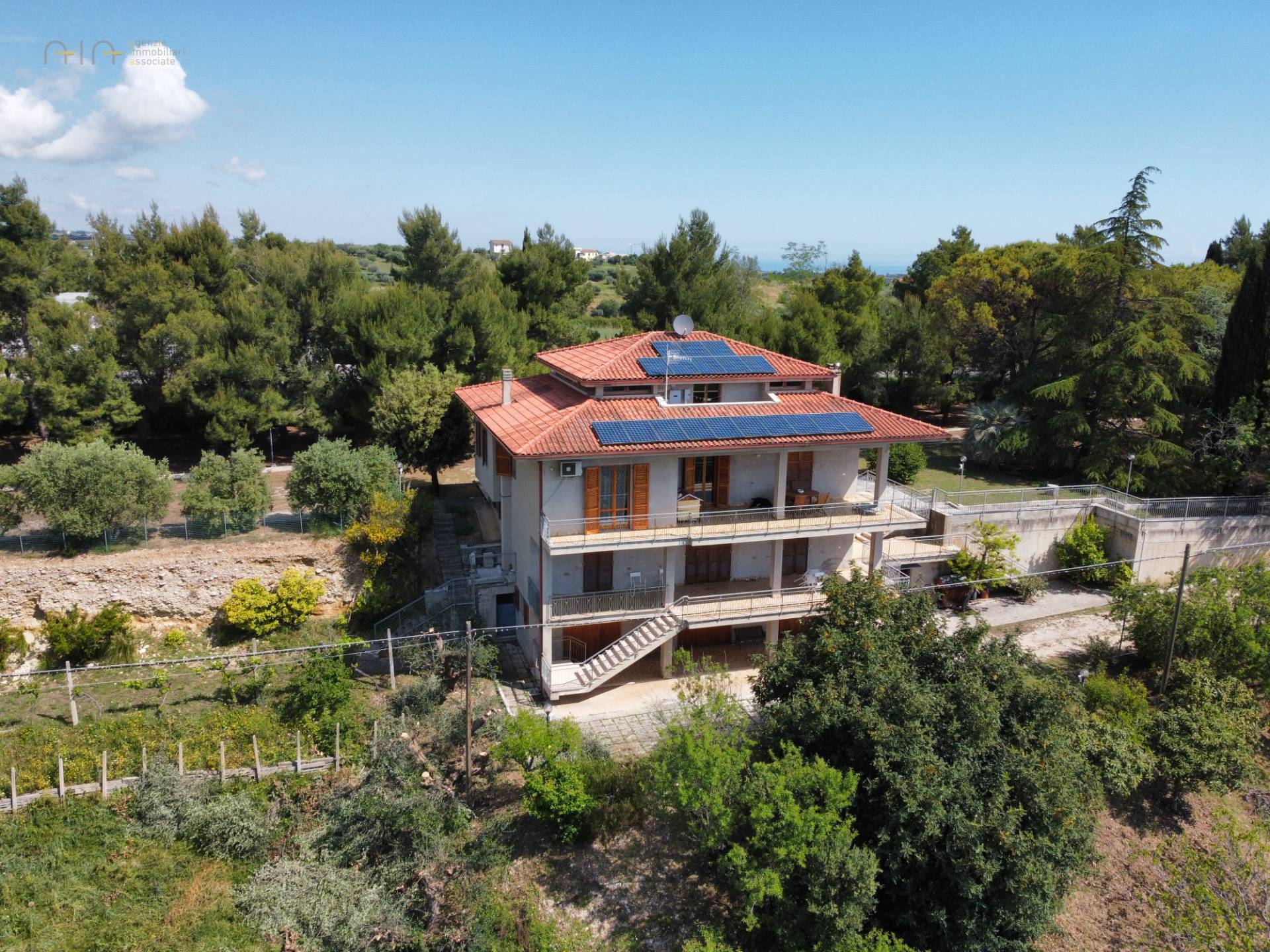 Villa singola in vendita a Grottammare, Collinare (zona di campagna interna)