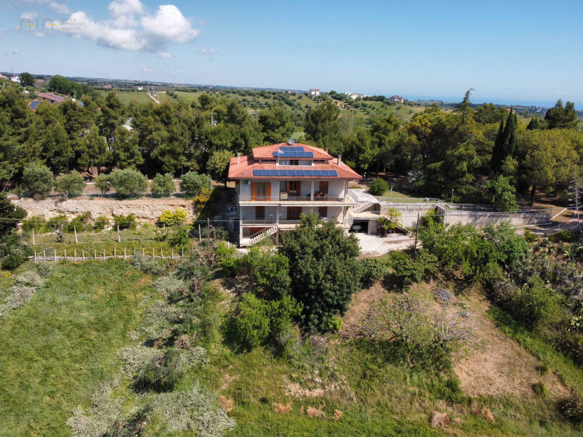 Villa singola in vendita a Grottammare, Collinare (zona di campagna interna)