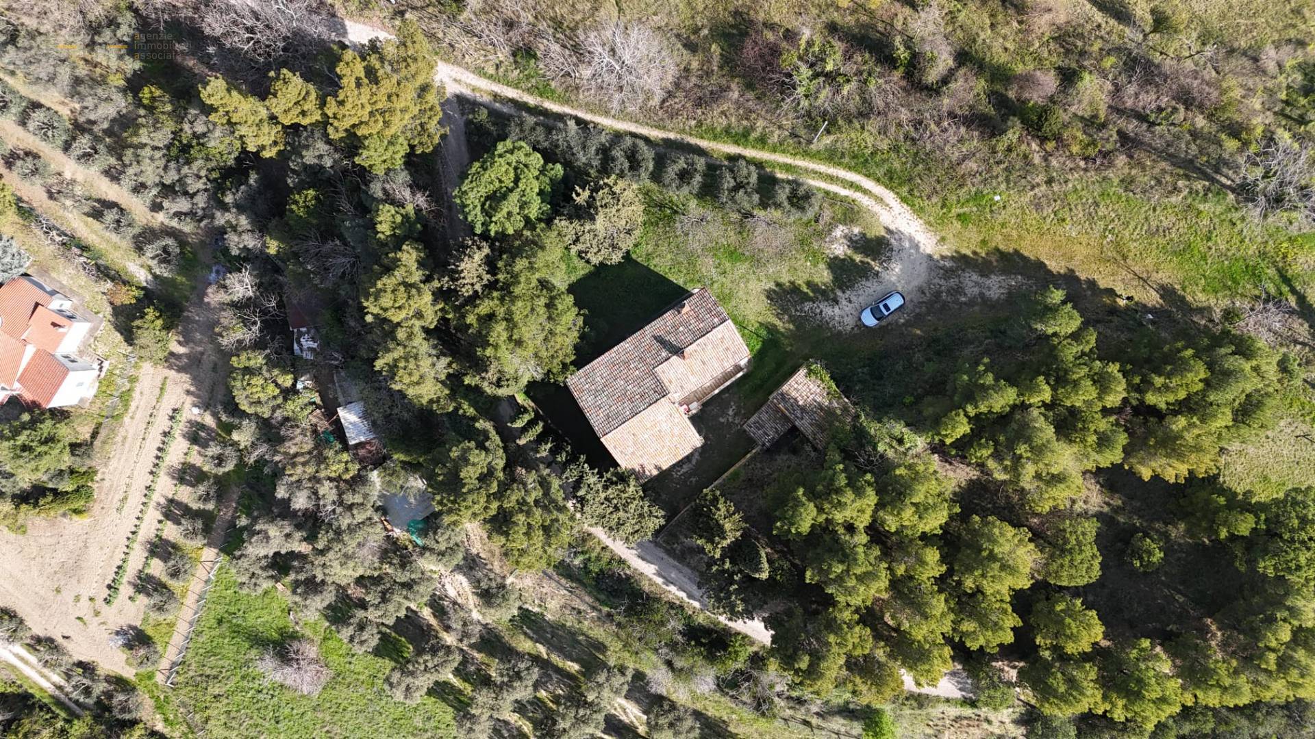 Casale Colonico Rustico in vendita a Acquaviva Picena, Collinare (esposizione verso il mare)