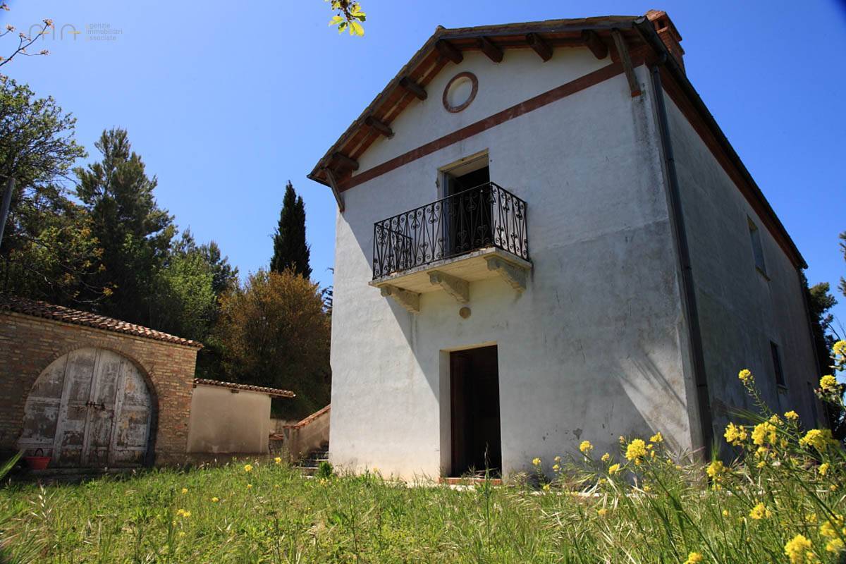 Casale Colonico Rustico in vendita a Acquaviva Picena, Collinare (esposizione verso il mare)
